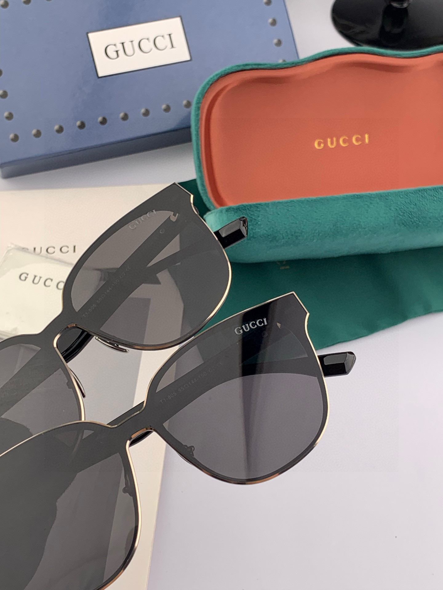  连体镜GUCCI2025开春新款一体镜 大框太阳镜男女同款 😎 
爆款大框尼龙太阳镜 超逼格超酷 
镜