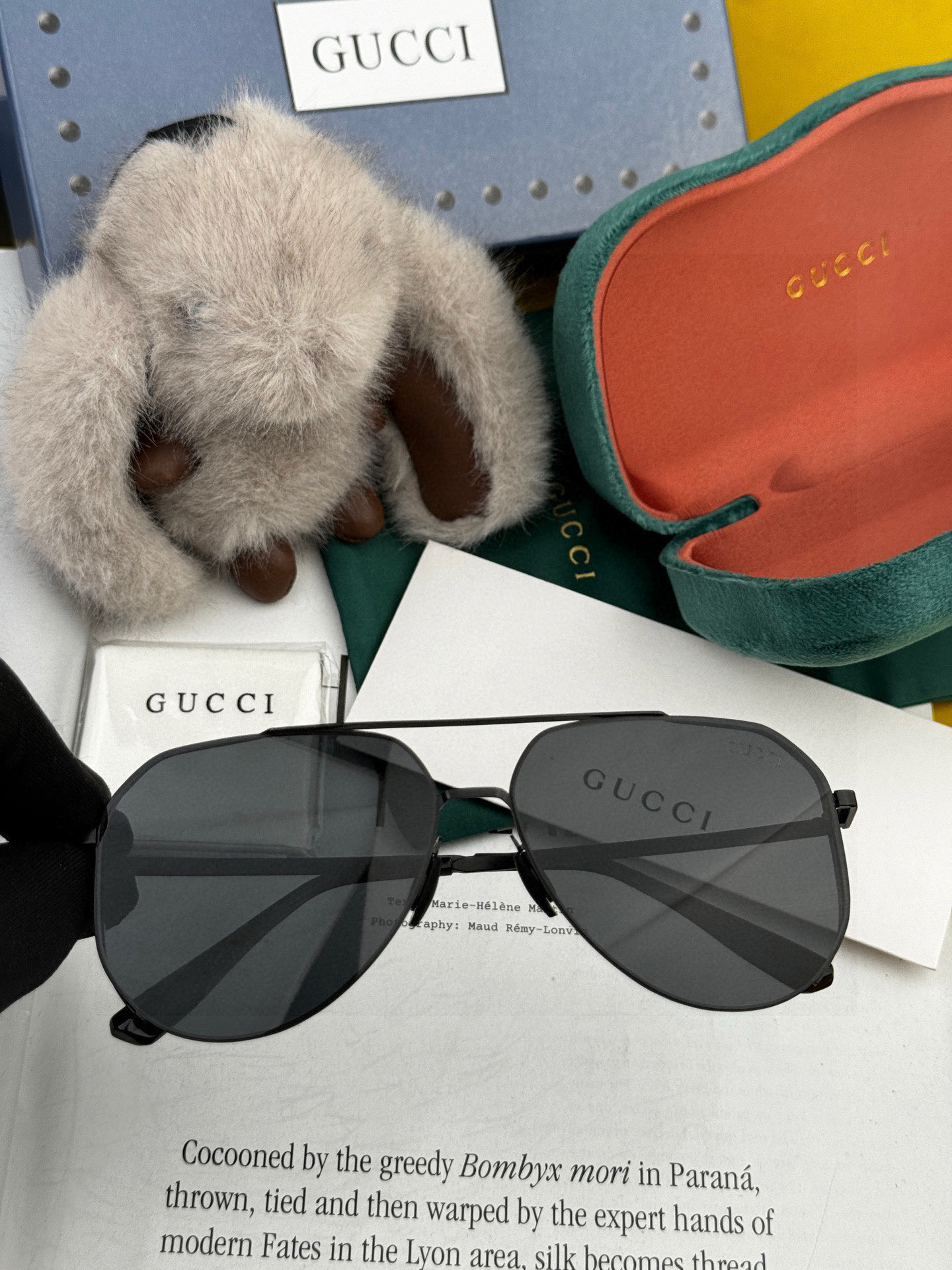        GUCCI 男款炫彩飞行员偏光太阳镜 ❤️材质：高清尼龙加厚卡槽高清偏光镜片 🌹无边框镜架
