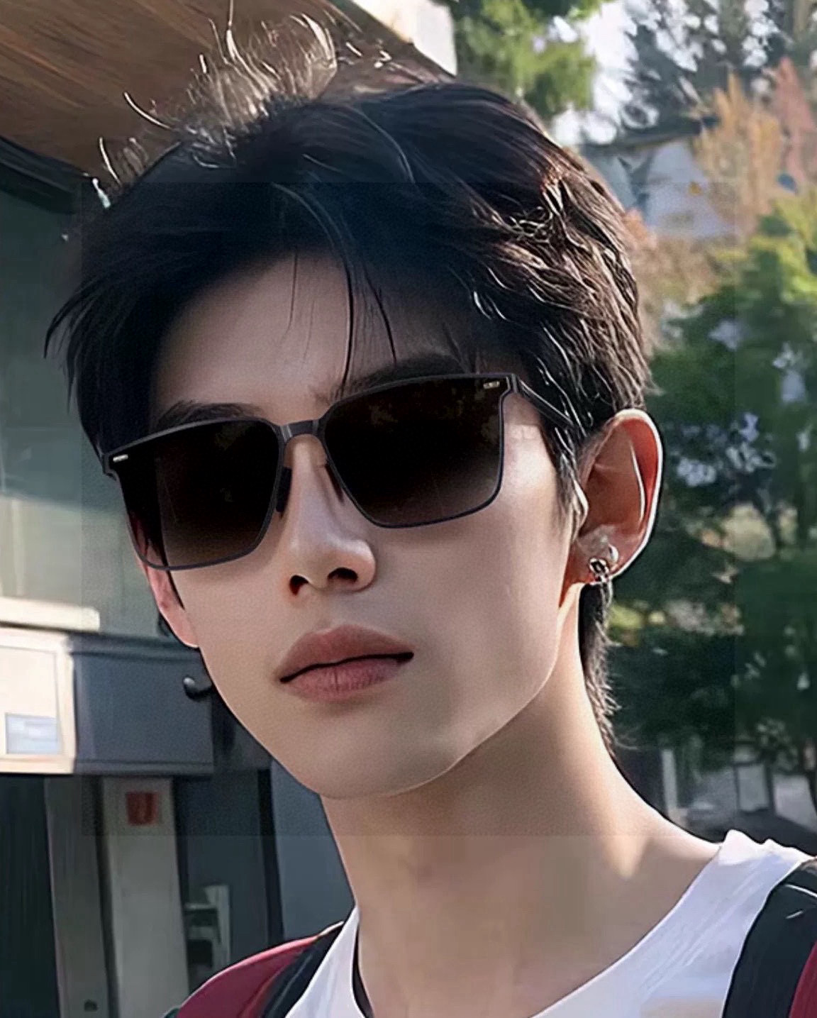        GUCCI 男款炫彩飞行员偏光太阳镜 ❤️材质：高清尼龙加厚卡槽高清偏光镜片 🌹无边框镜架