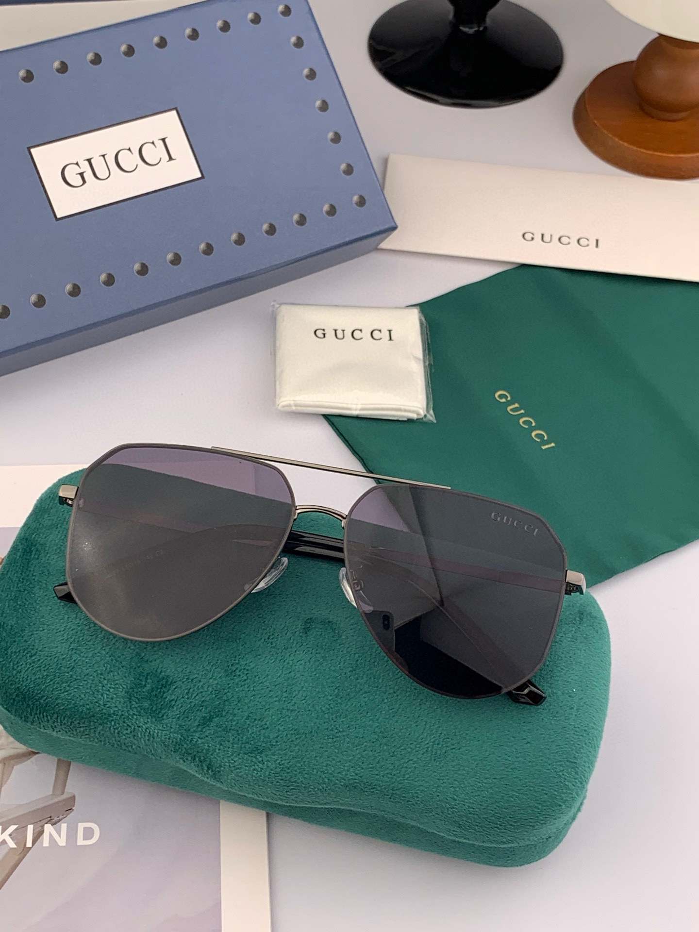         GUCCI 男款炫彩飞行员偏光太阳镜 ❤️材质：高清尼龙加厚卡槽高清偏光镜片 🌹无边框镜