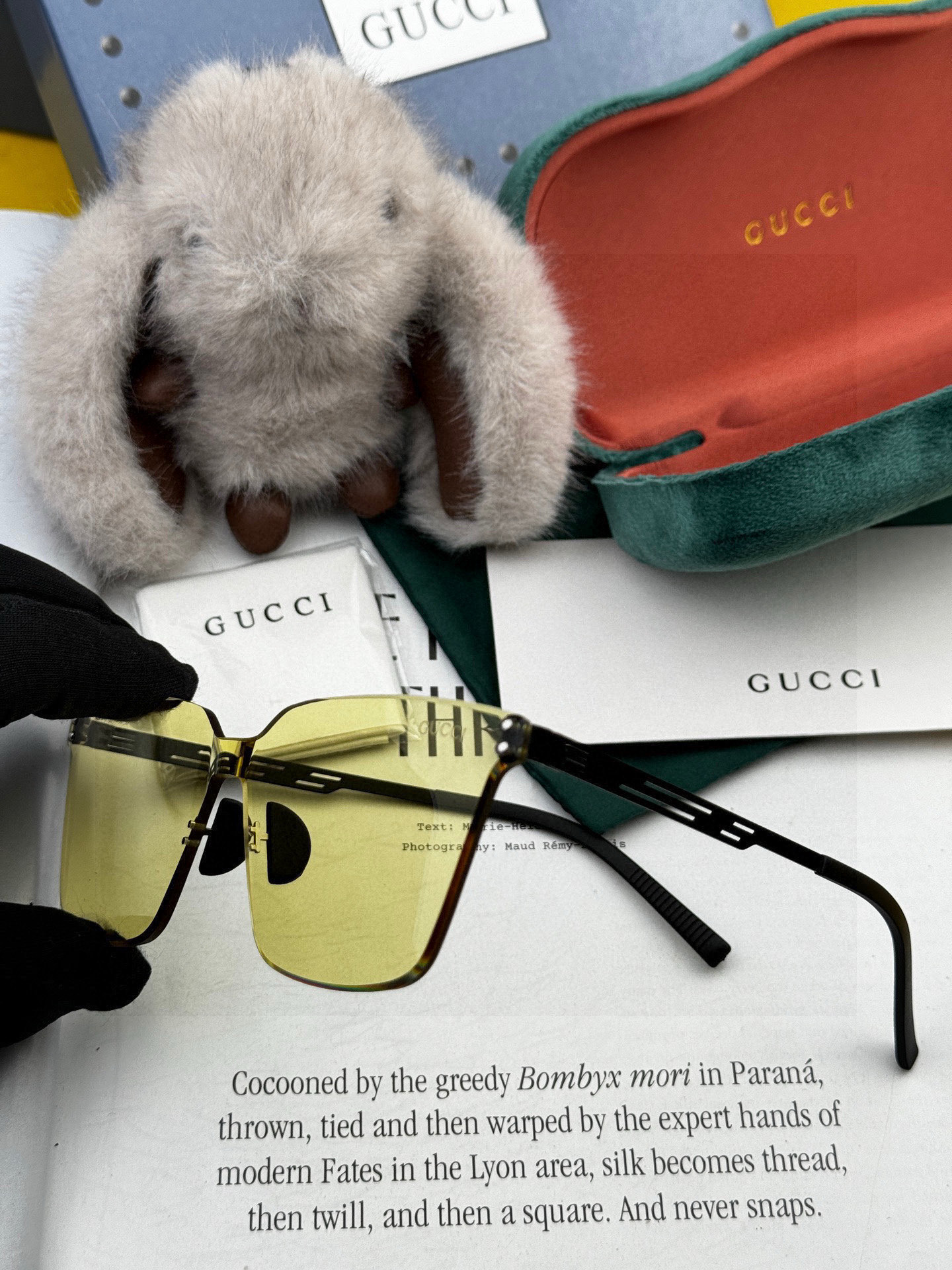       GUCC* 2025 新款男女情侣款太阳iP电镀永不褪色 卖点：超轻超有弹性整幅眼镜无螺丝重