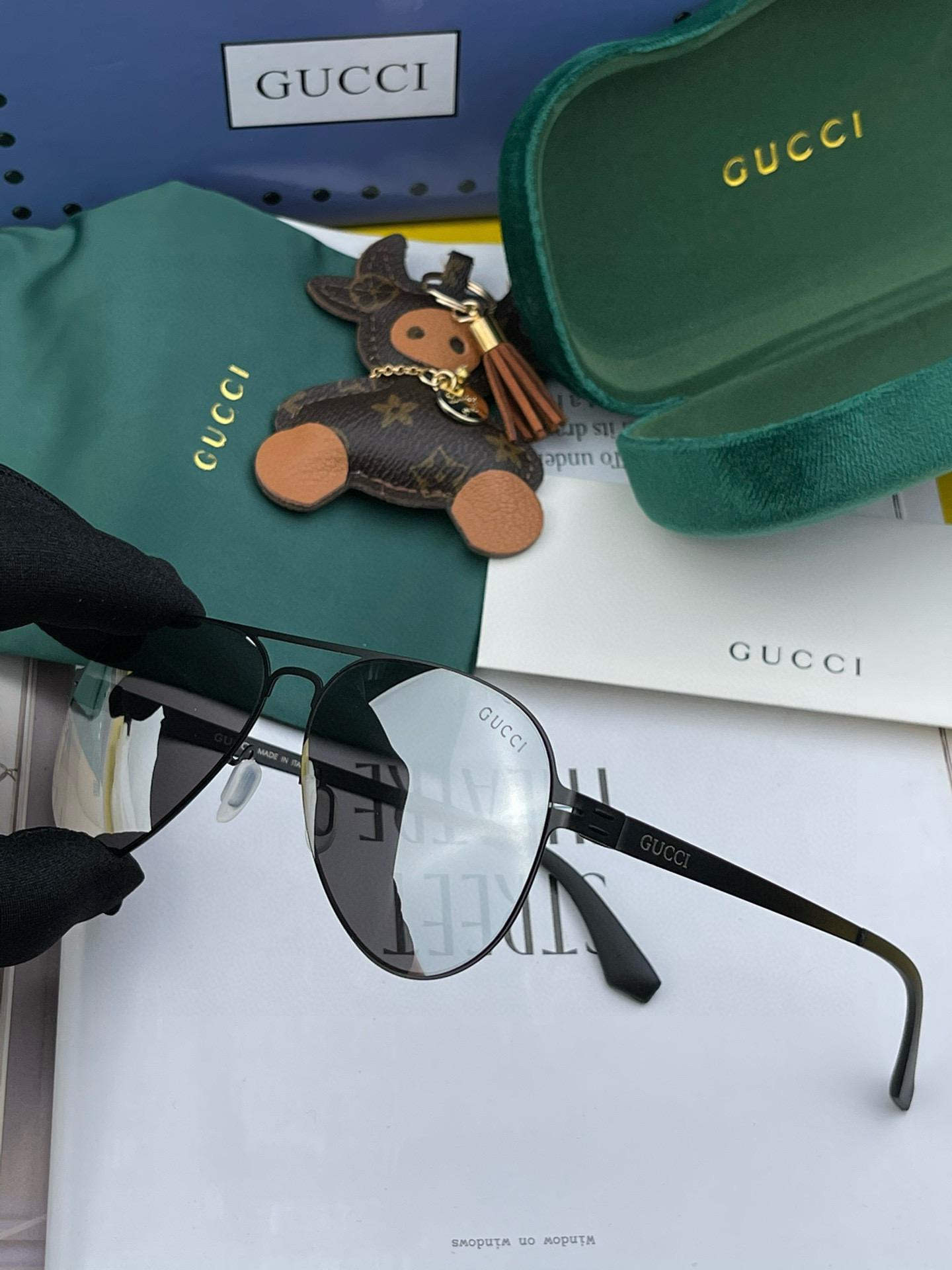 （Gucci） 2025开春夏新款超轻无螺丝压不坏系列情侣款太阳镜高清尼龙镜片🦅完美品质，适合各种脸型，