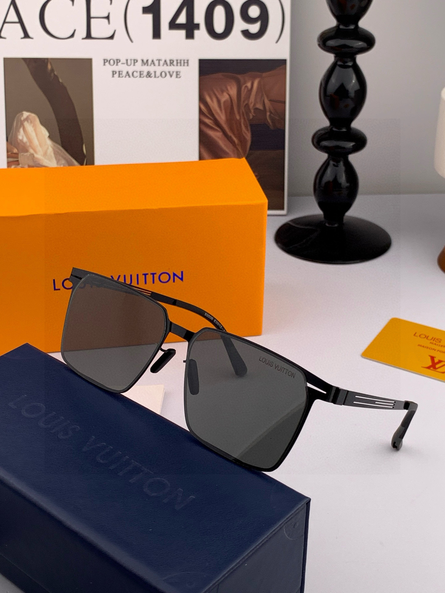 ♦️LV 2025新款男女情侣款太阳镜多边形墨镜iP电镀永不褪色 超轻超有弹性整幅眼镜无螺丝重要的是压不