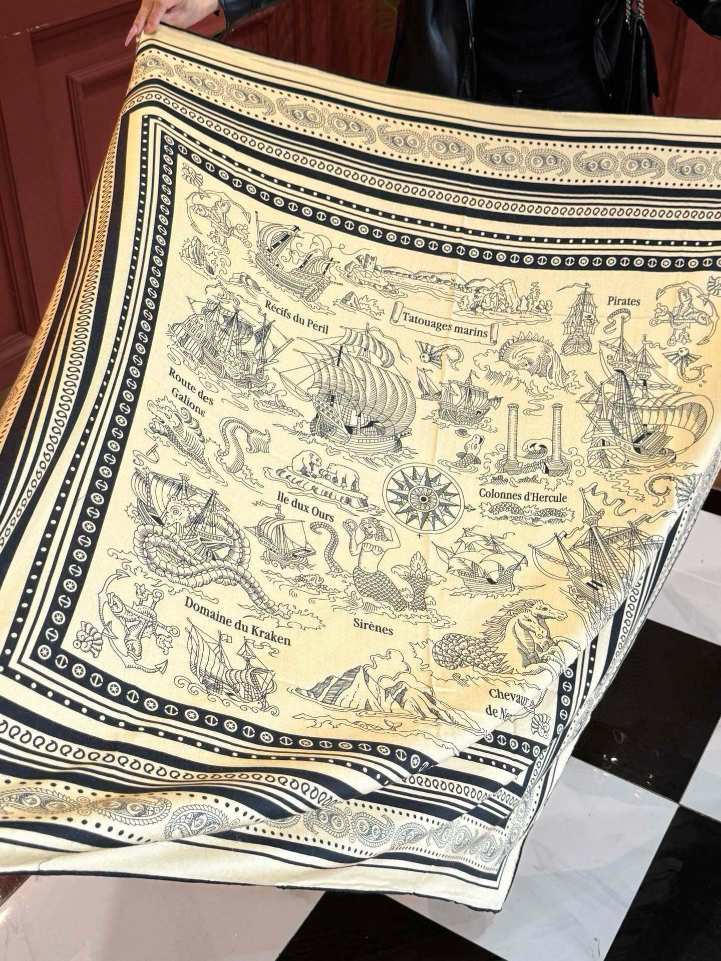  羊绒新款🆕👏👏买了都说好看‼️推荐💕爱马仕双面同色羊绒方巾【水手纹身双面同色140】，顶级工艺超值‼️