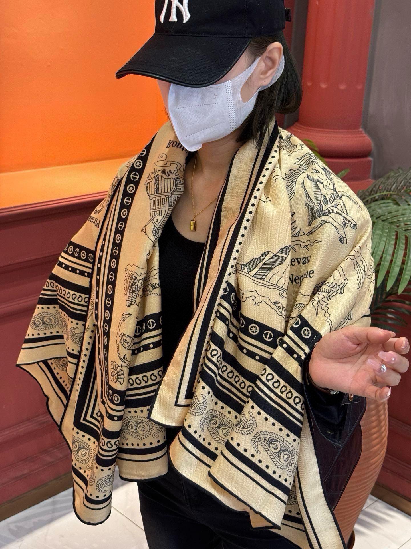  羊绒新款🆕👏👏买了都说好看‼️推荐💕爱马仕双面同色羊绒方巾【水手纹身双面同色140】，顶级工艺超值‼️