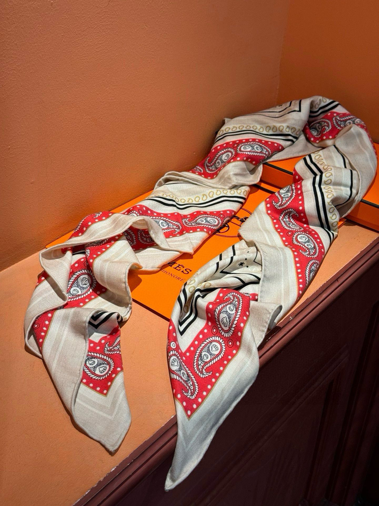  羊绒新款🆕👏👏买了都说好看‼️推荐💕爱马仕双面同色羊绒方巾【水手纹身双面同色140】，顶级工艺超值‼️