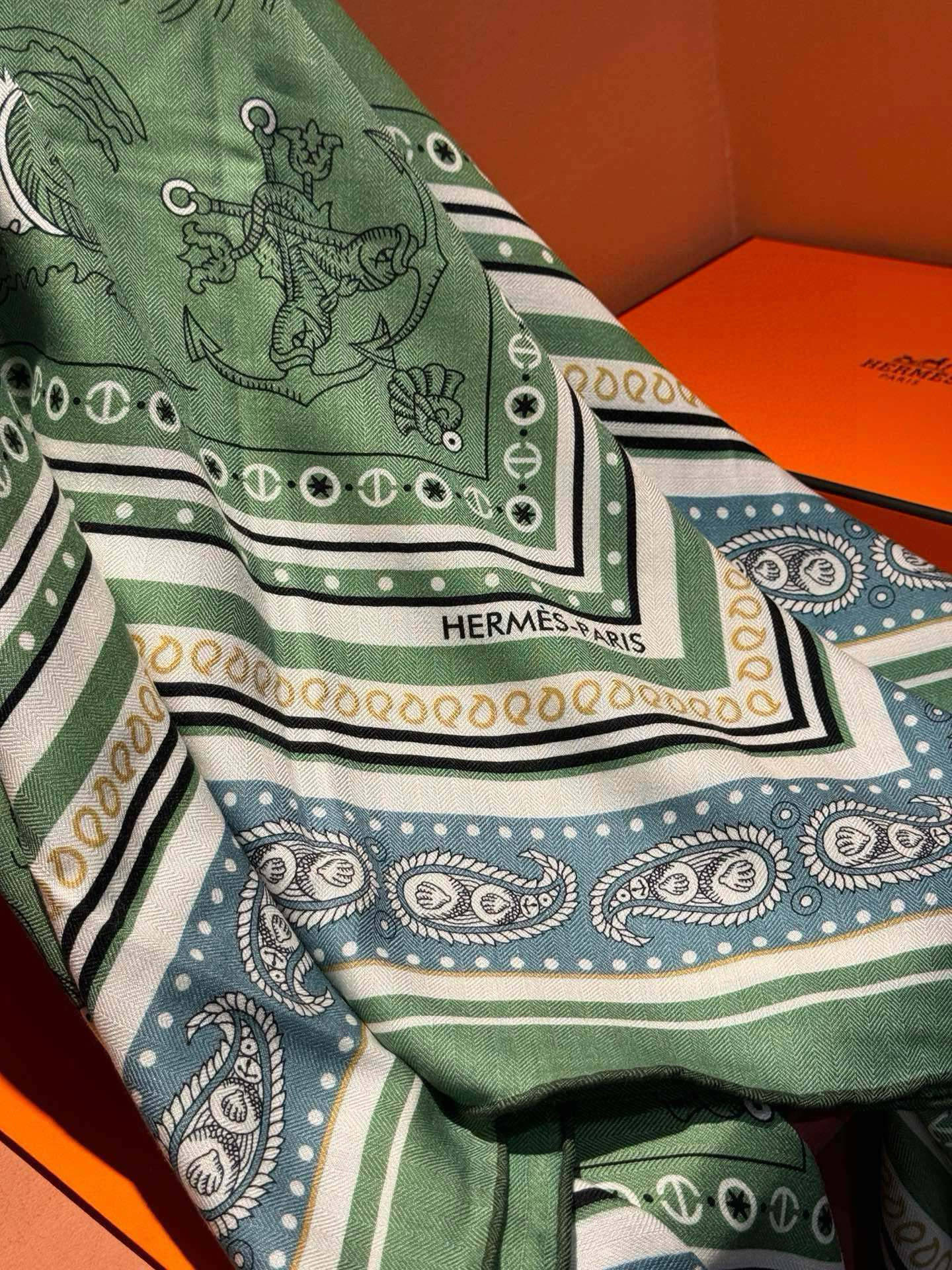  羊绒新款🆕👏👏买了都说好看‼️推荐💕爱马仕双面同色羊绒方巾【水手纹身双面同色140】，顶级工艺超值‼️