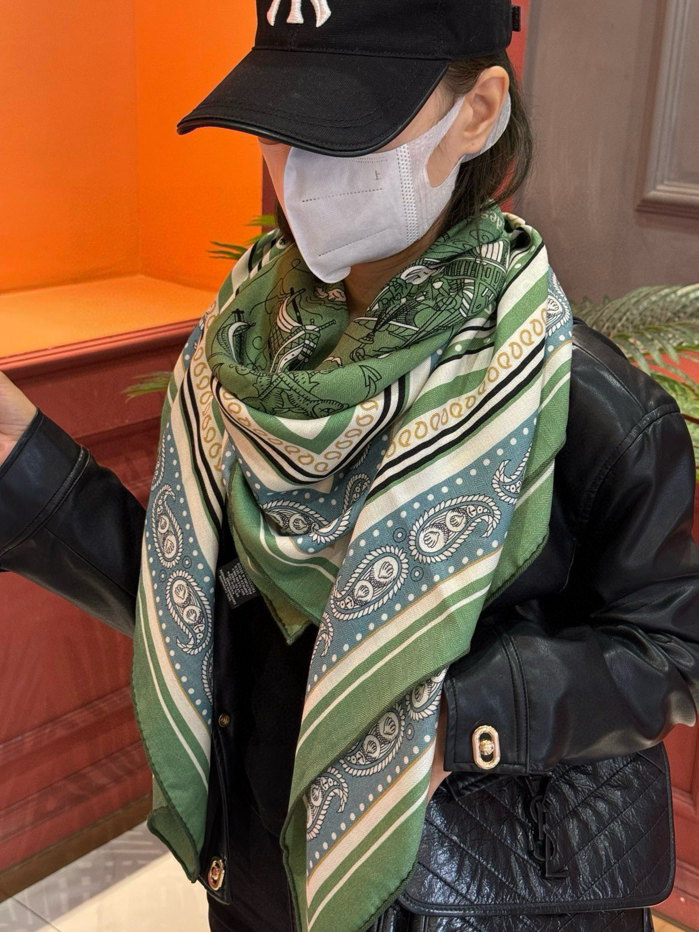  羊绒新款🆕👏👏买了都说好看‼️推荐💕爱马仕双面同色羊绒方巾【水手纹身双面同色140】，顶级工艺超值‼️