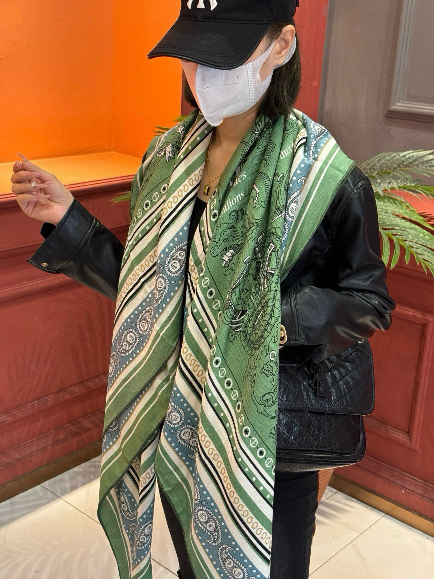  羊绒新款🆕👏👏买了都说好看‼️推荐💕爱马仕双面同色羊绒方巾【水手纹身双面同色140】，顶级工艺超值‼️