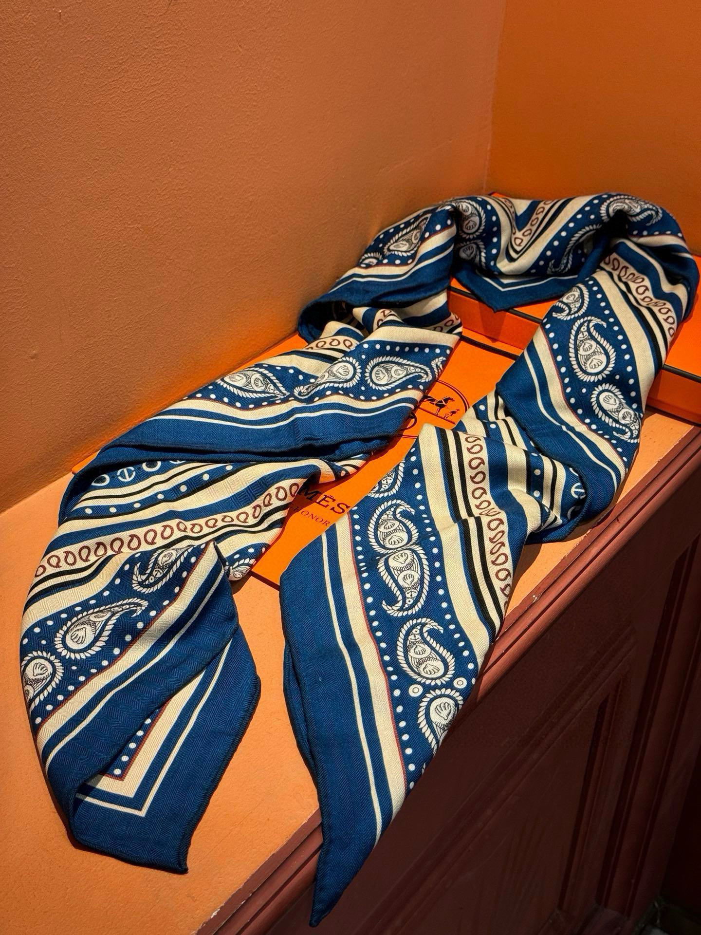  羊绒新款🆕👏👏买了都说好看‼️推荐💕爱马仕双面同色羊绒方巾【水手纹身双面同色140】，顶级工艺超值‼️