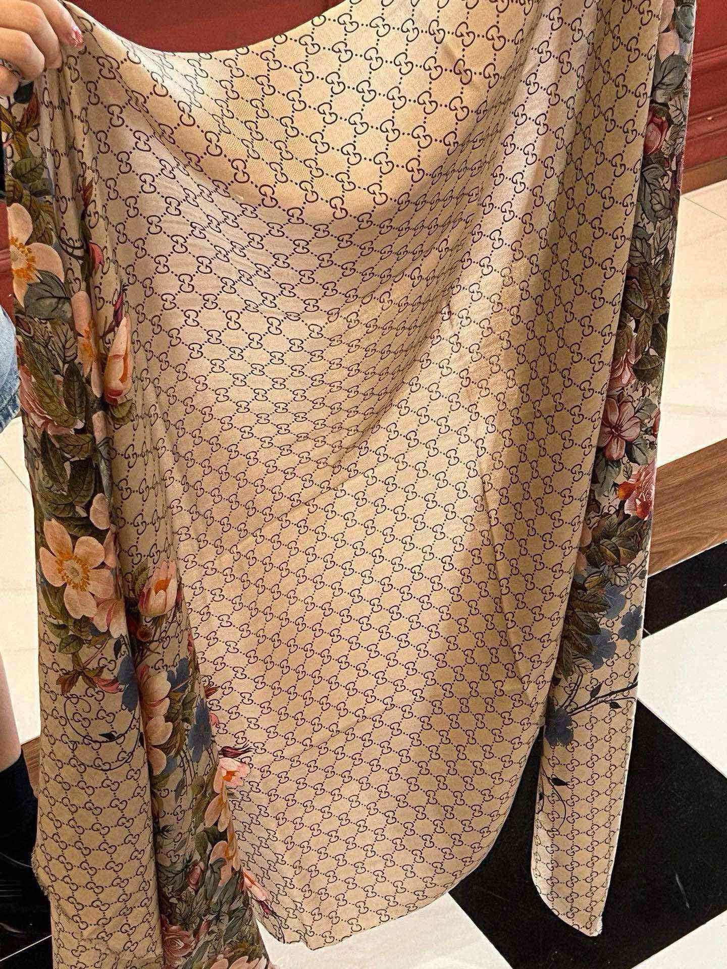  💟秀外慧中，美到过分❗️上身效果疯狂的喜欢❗️Gucci New~300支高端戒指绒！真心美爆了的设计