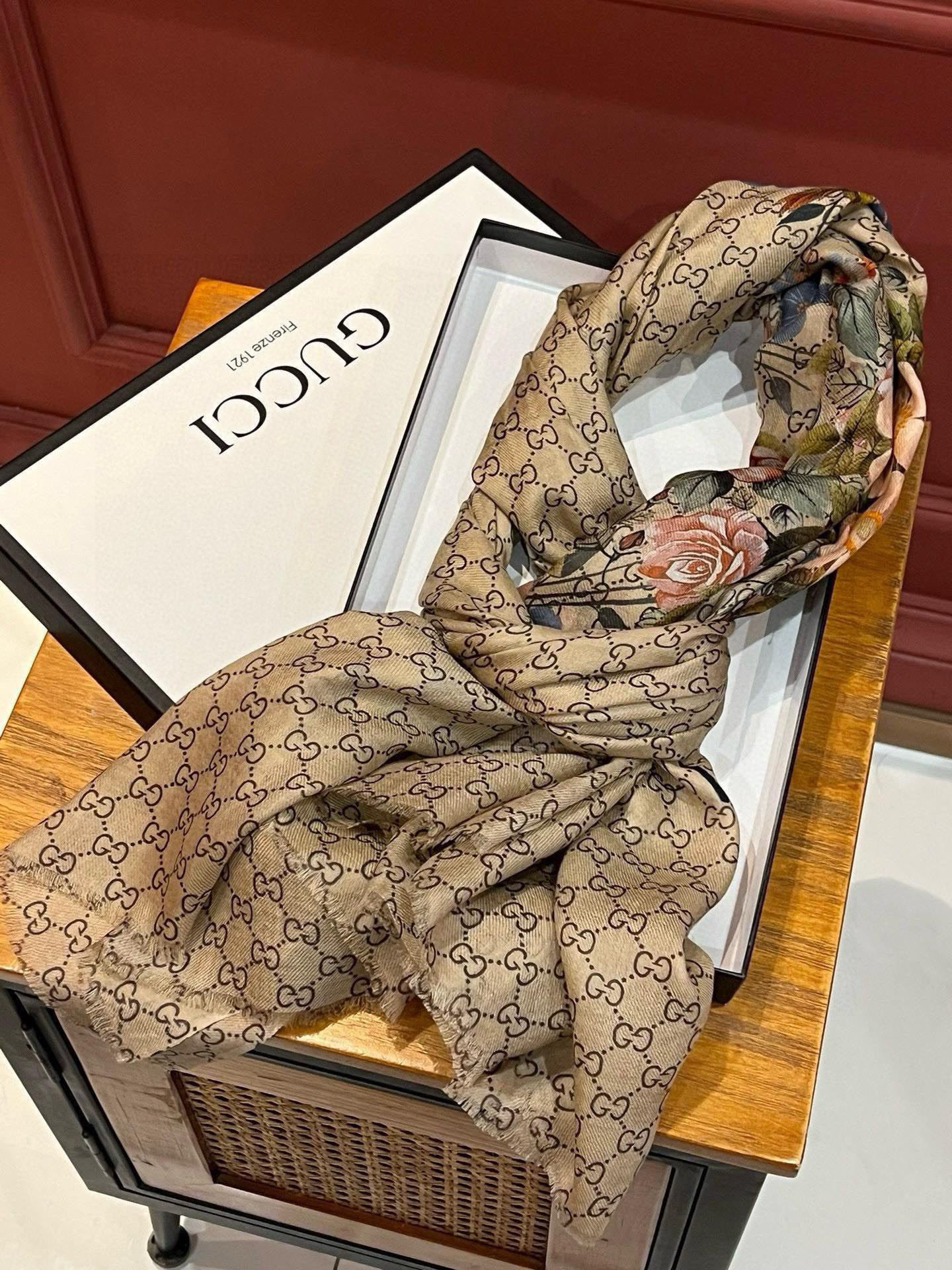  💟秀外慧中，美到过分❗️上身效果疯狂的喜欢❗️Gucci New~300支高端戒指绒！真心美爆了的设计