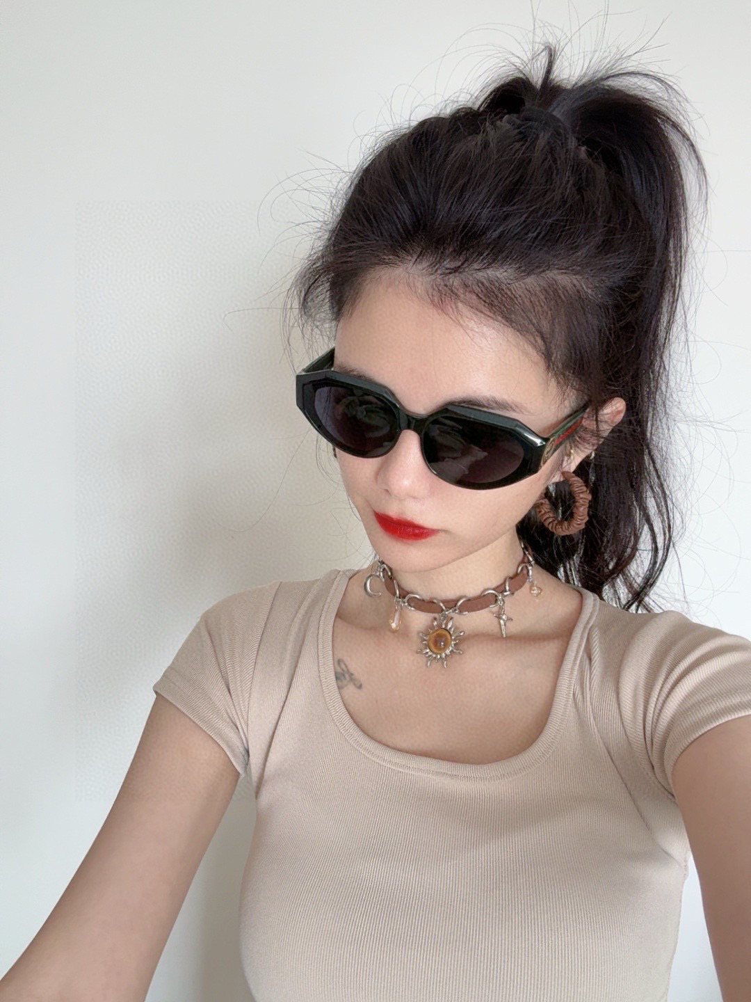 NO:374099,GUCCI 2025 Spring New Model, Latest Square Sunglasses, Internet celebrities from all walks of life bring full aura, playful and sweet, with better effect on the face. Super good metal texture. Model G3905 Glasses Sunglasses, Sunglasses, Glasses, Gucci19860909GUCCI 2025开春新款 最新款方框太阳镜 各路网红纷纷带起气场满分 俏皮甜美.上脸效果更佳.金属质感超好 型号G3905眼镜墨镜太阳镜,眼镜,gucci,glasses