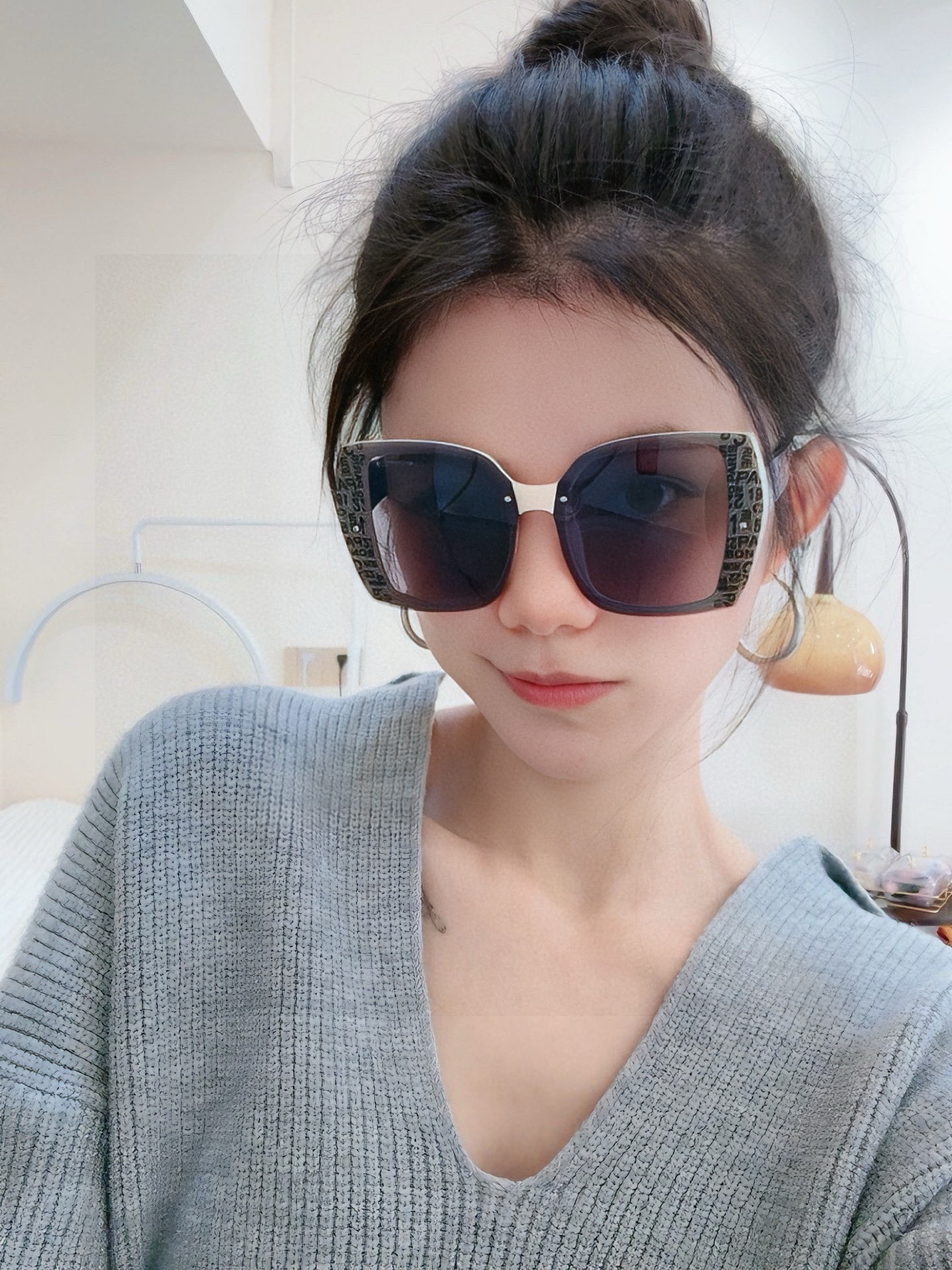 NO:374079,[Polarized Series Sunglasses] Original shipment Chanel Internet celebrity super popular classic luxury global style [Strong] [Cool] [Kiss] Fashion round frame sunglasses [Queen] Extraordinary temperament Classic large frame style sunglasses [Basketball] Top quality Luxury logo Genuine board quality Glasses sunglasses, glasses, chanel19860909【偏光系列太阳镜】原版出货香奈儿网红超爆款经典奢华全球风[强][酷][亲亲] 时尚圆框太阳镜[得意] 气质非凡 经典大框款式太阳眼镜[篮球] 顶级品质 奢华logo 正版板材质量 眼镜墨镜太阳镜,眼镜,chanel,glasses