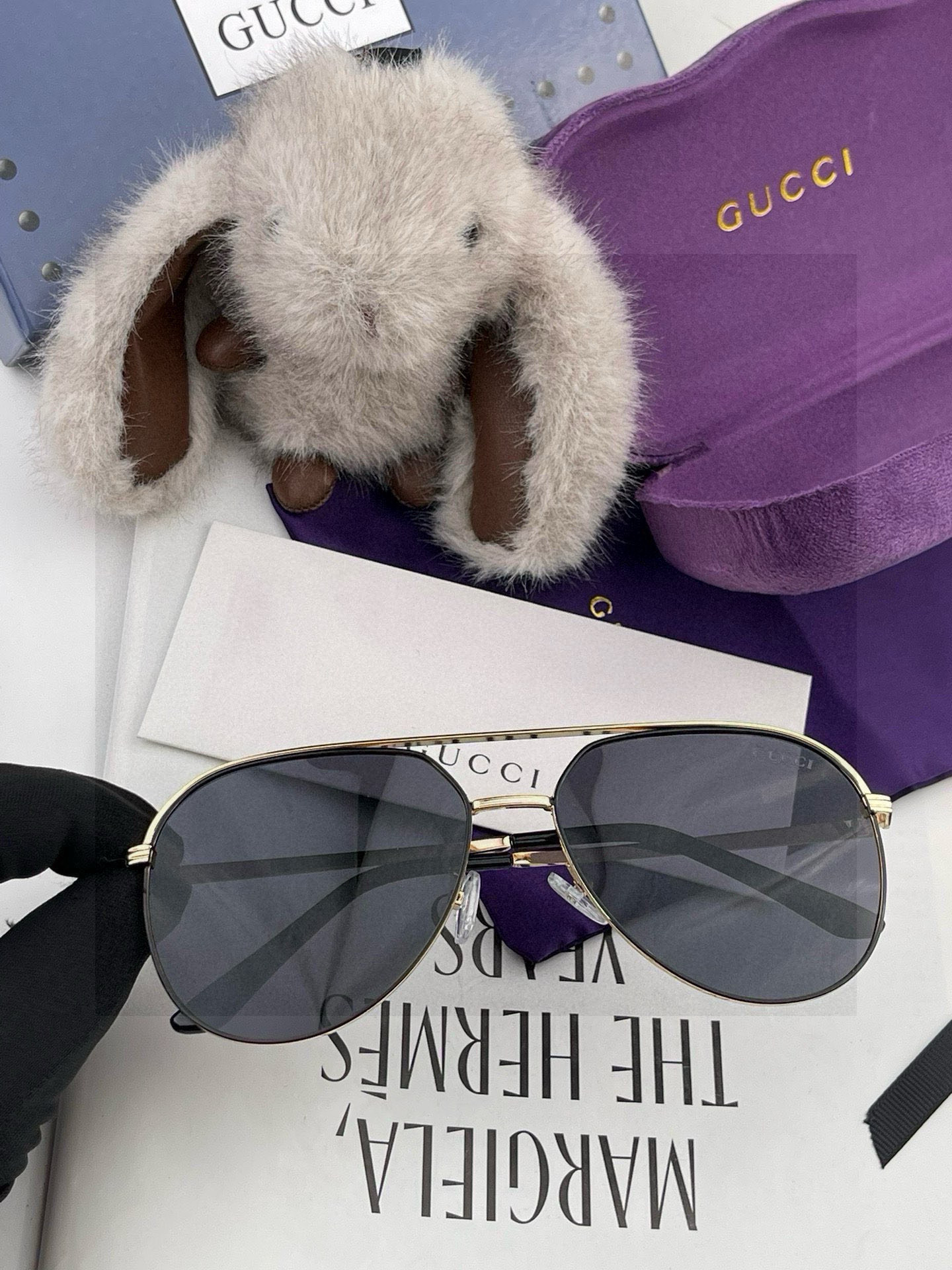   Gucci 。  高品质男女款墨镜   👍 进口宝丽来偏光镜片  。蛤蟆镜 开车钓鱼都可 。百搭显瘦