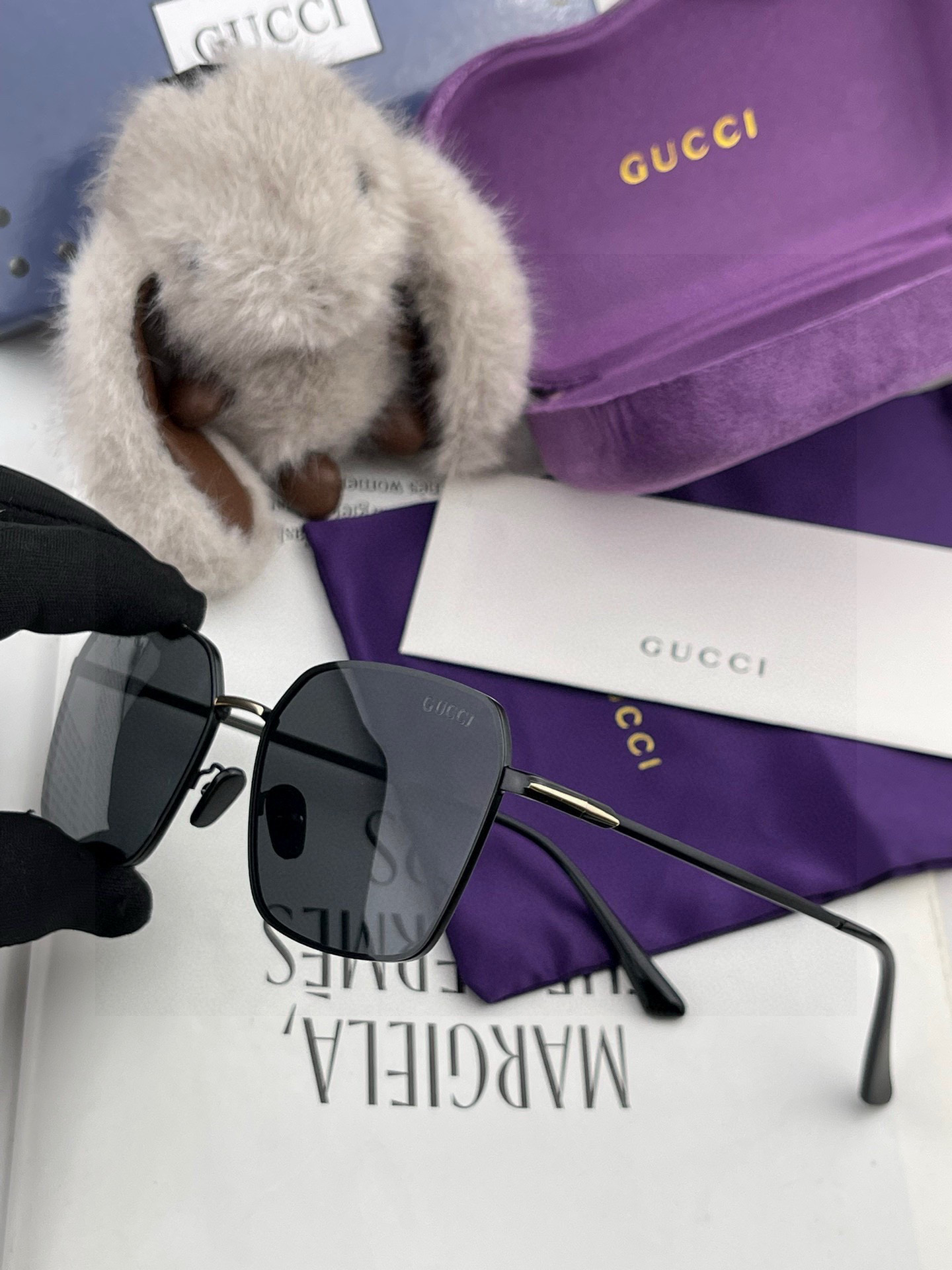        GUCCI 男款炫彩飞行员偏光太阳镜 ❤️材质：高清尼龙加厚卡槽高清偏光镜片 🌹无边框镜架