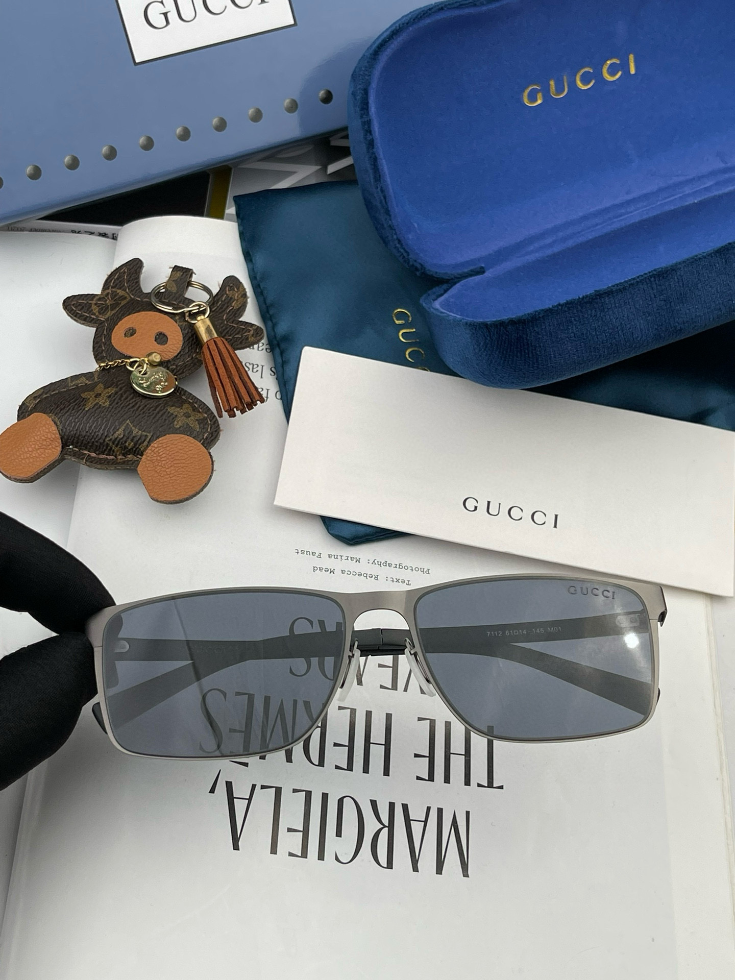         GUCCI 男款炫彩飞行员偏光太阳镜 ❤️材质：高清尼龙加厚卡槽高清偏光镜片 🌹无边框镜