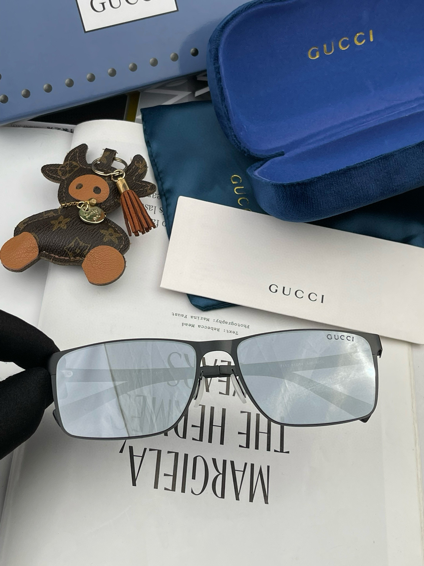         GUCCI 男款炫彩飞行员偏光太阳镜 ❤️材质：高清尼龙加厚卡槽高清偏光镜片 🌹无边框镜