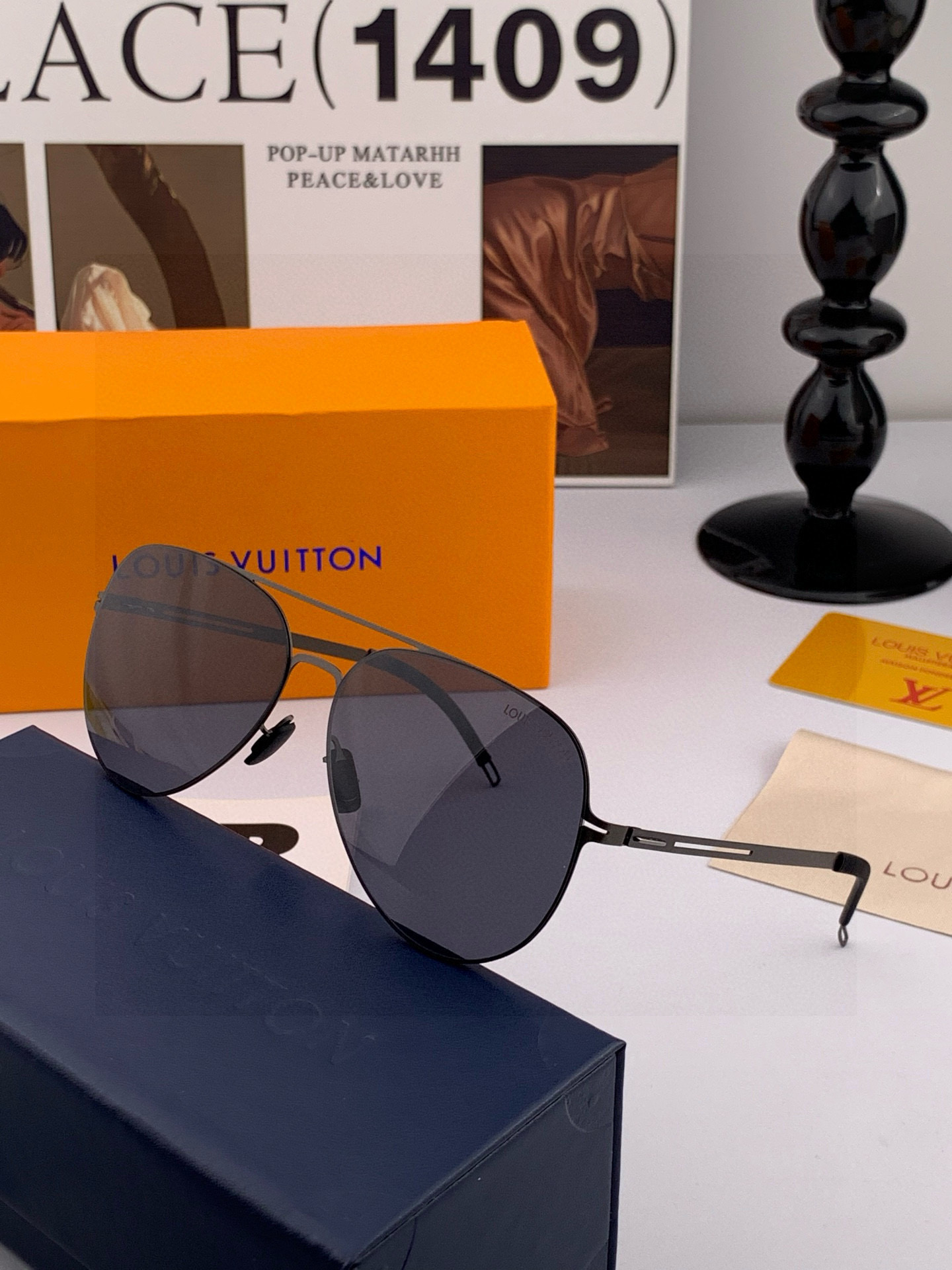 ♦️LV 2025新款男女情侣款太阳镜多边形墨镜iP电镀永不褪色 超轻超有弹性整幅眼镜无螺丝重要的是压不