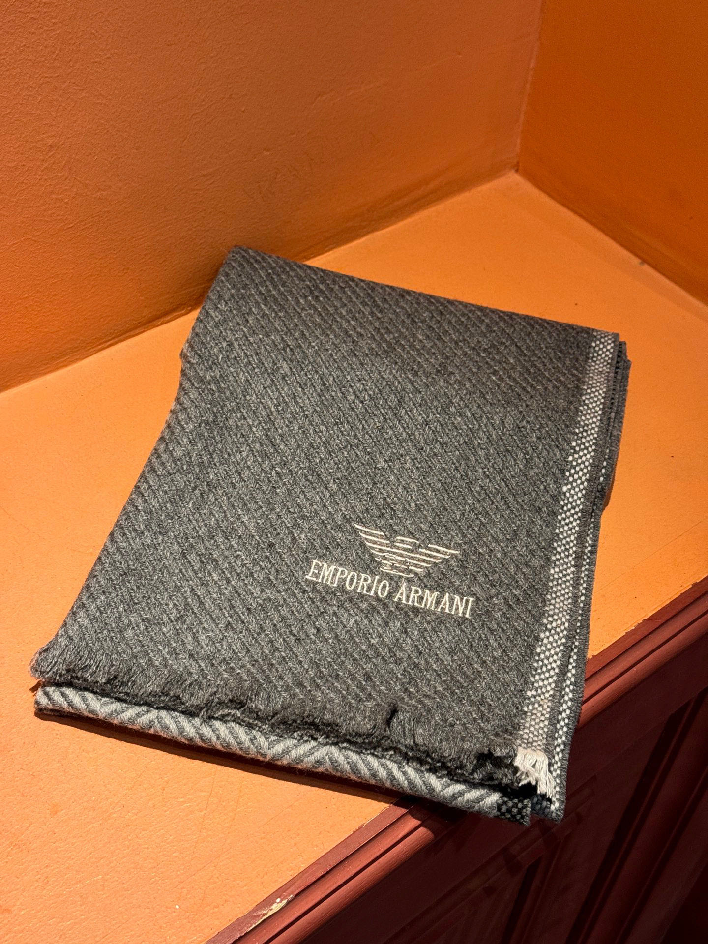   EMPORIO ARMANI。EA阿玛尼。秋冬新品，男士羊绒围巾。，无敌贴身质感，弹力极好，超级搭配