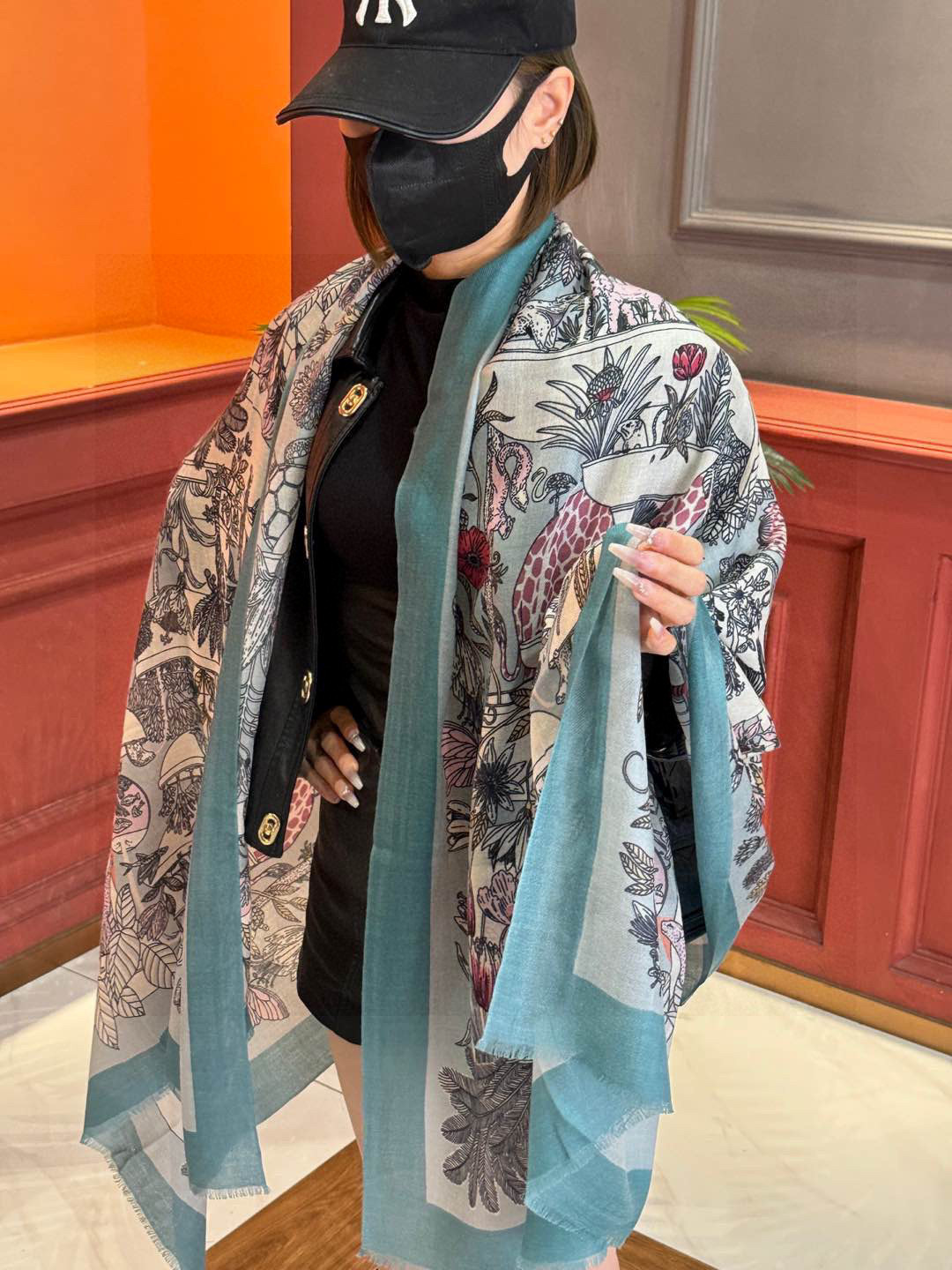  专柜同步 Hermes家买了都说好看【珍奇乐园羊绒长巾】‼️推荐💕顶级工艺超值‼️爱马仕专柜爆款🎁🎁羊