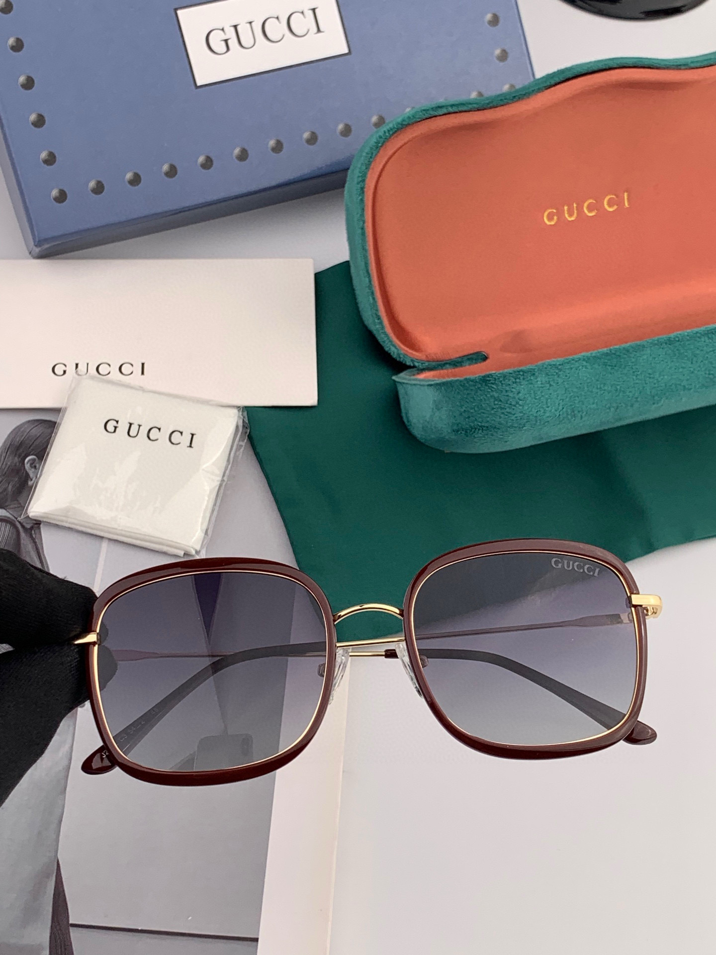  GUCCI 2025开春新款 最新款方框太阳镜 各路网红纷纷带起气场满分‼️ 俏皮甜美.上脸效果更佳.