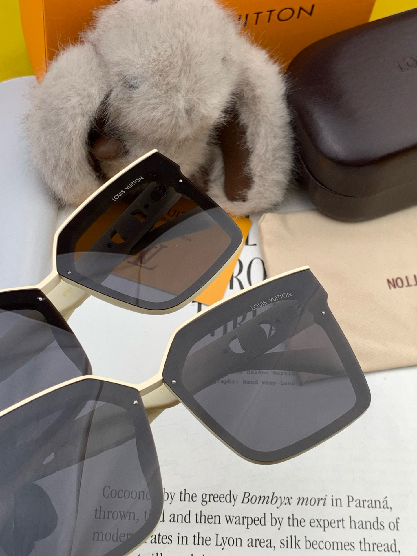    【TR偏光系列】lv大框太阳镜墨镜经典的方框设计，不挑脸型，无论搭配大衣还是连衣裙都非常显气质偏光