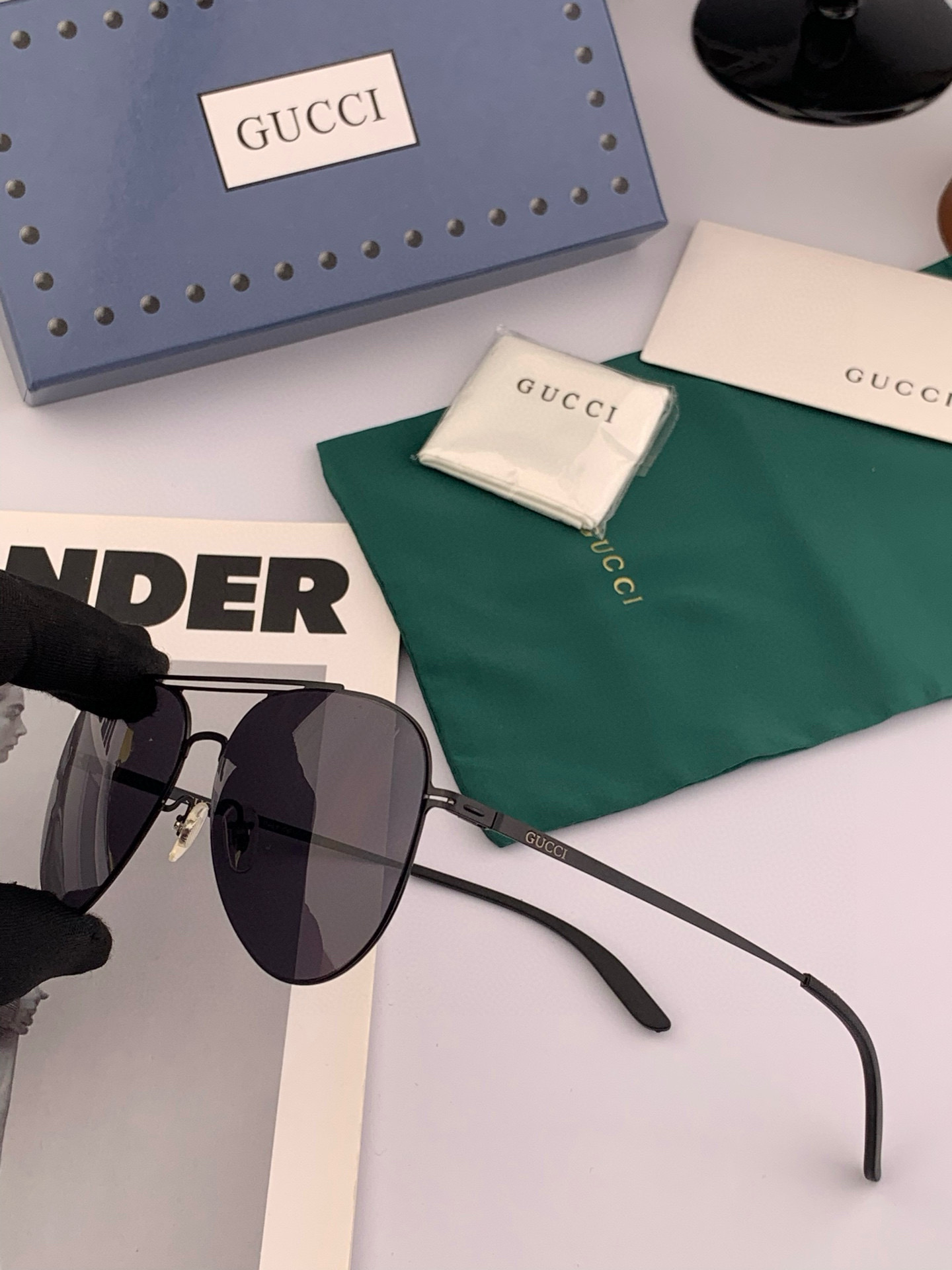    Gucci 2025春夏新款超轻无螺丝压不坏系列情侣款太阳镜高清尼龙镜片🦅完美品质，适合各种脸型，