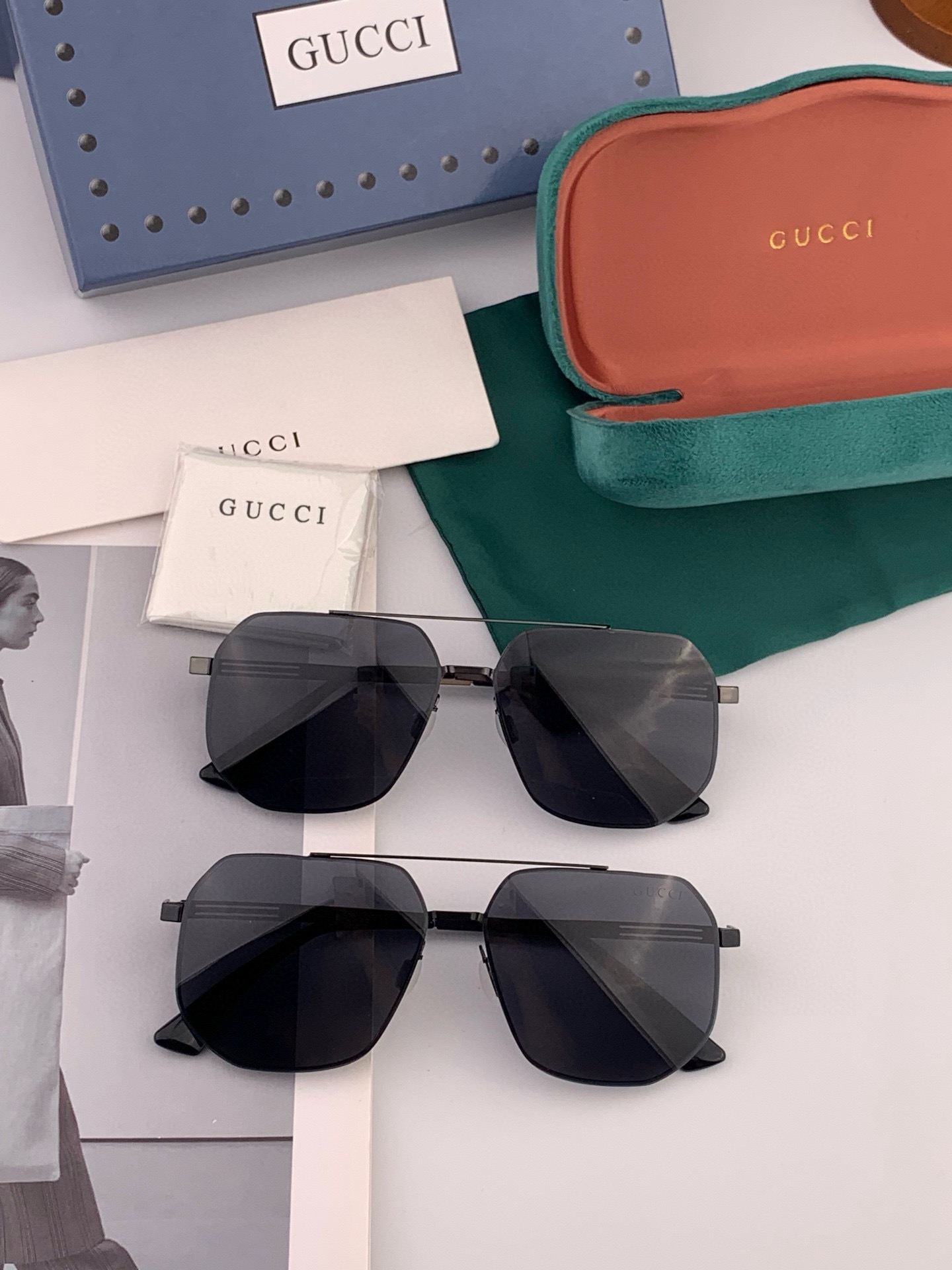        GUCCI 男款炫彩飞行员偏光太阳镜 ❤️材质：高清尼龙加厚卡槽高清偏光镜片 🌹无边框镜架