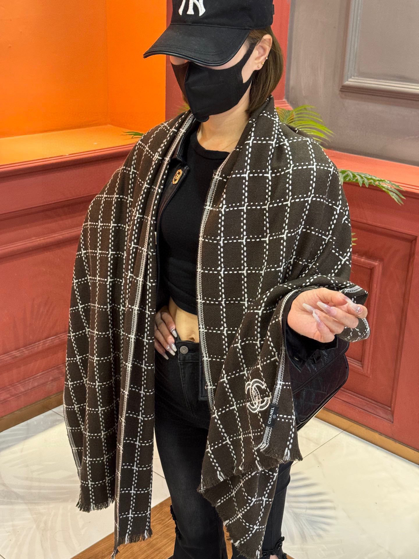   新款 搭配利器🆕🆕  香奈儿系列货  专供viP 产品 ♥顶级苏格兰进口绵羊毛   纹路织法使围巾赋