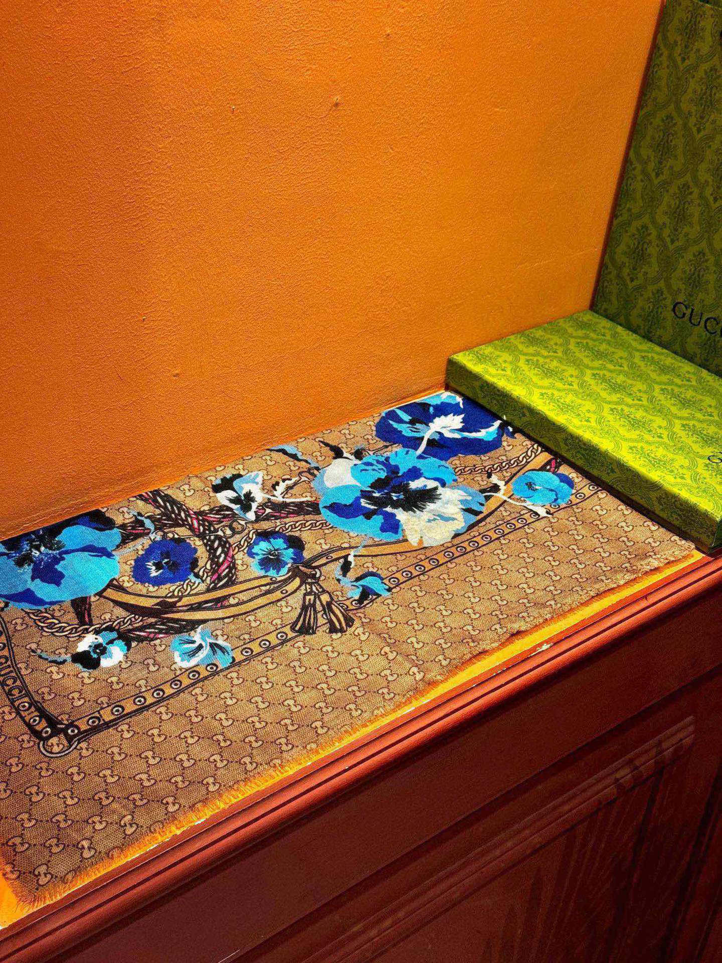   爆款出货 真正的海外原版货——从海外买的正品花了一个月画稿打版，要做咱们就做最好的💯 一花四色每色都