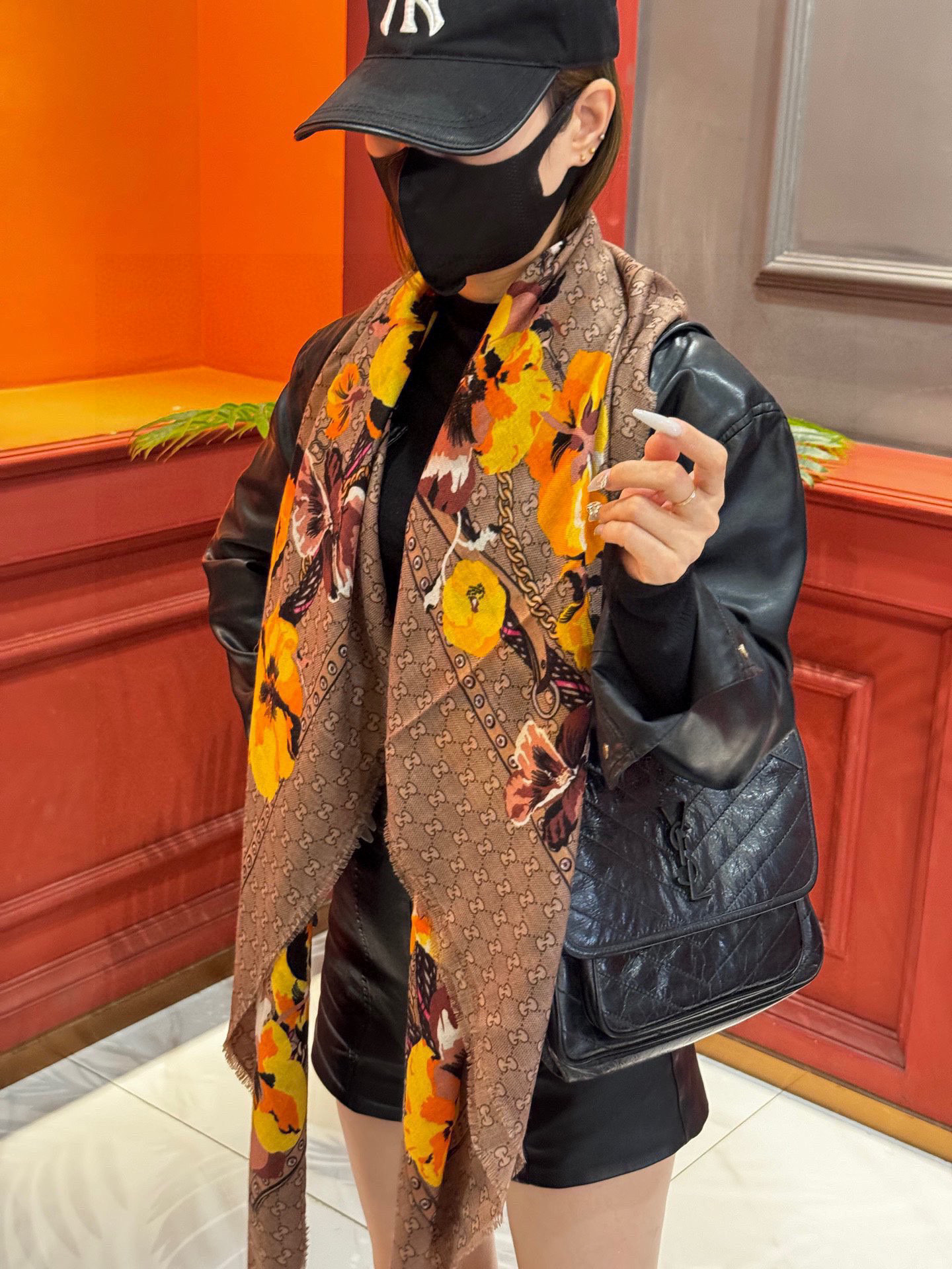   爆款出货 真正的海外原版货——从海外买的正品花了一个月画稿打版，要做咱们就做最好的💯 一花四色每色都