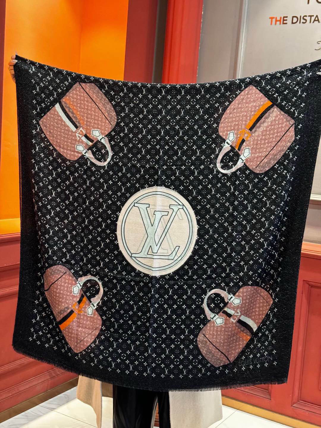  会发光发亮的围巾2025开春新款限定系列爆款到啦LV原单正品。早秋主打款。佩戴Le Tout Pari