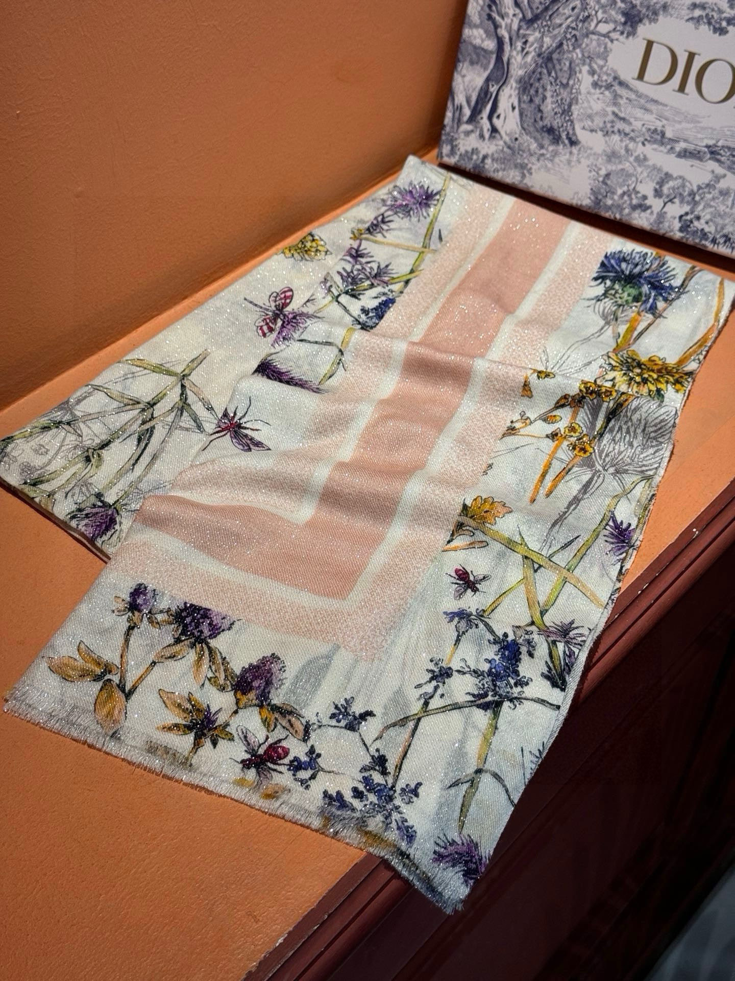 （会发光发亮的围巾）💃🏻💃🏻D家【D太阳女神银丝长巾】‼️抢‼️VIP推荐 ‼️👍下手一定要快【高端 大