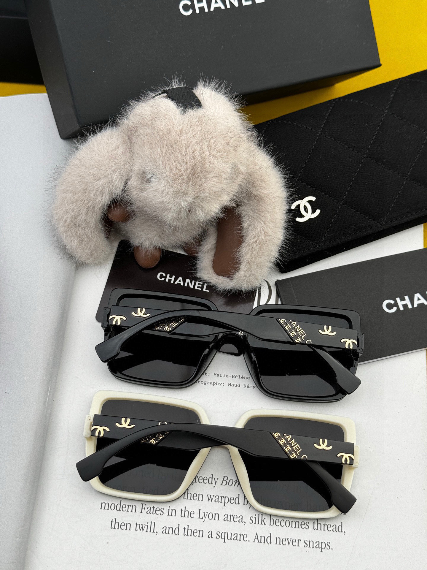    Chanel大框太阳镜墨镜  经典的方框设计，不挑脸型，无论搭配大衣还是连衣裙都非常显气质太阳镜预