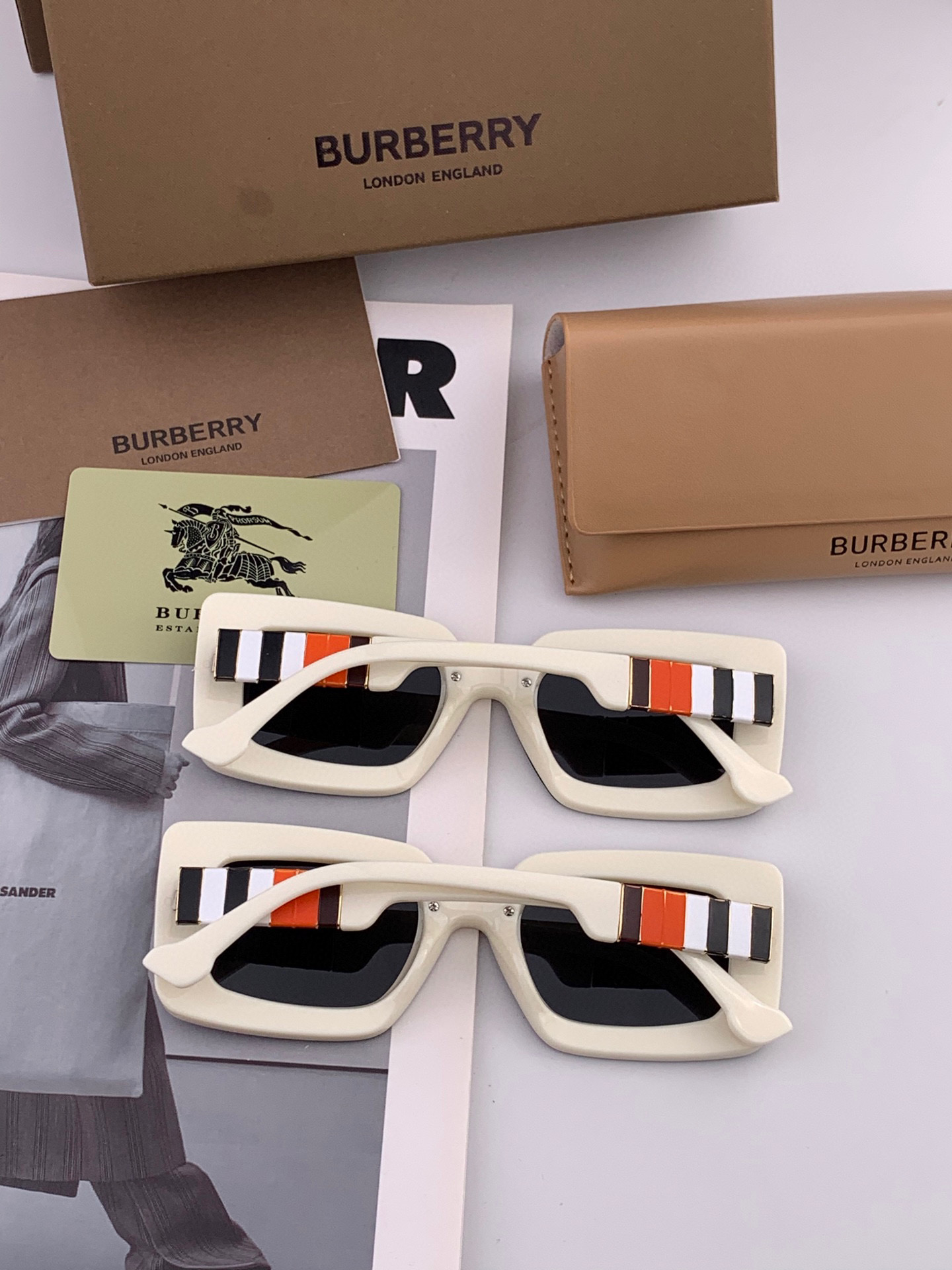  【偏光系列】lv大框太阳镜墨镜经典的方框设计，不挑脸型，无论搭配大衣还是连衣裙都非常显气质偏光镜片预防