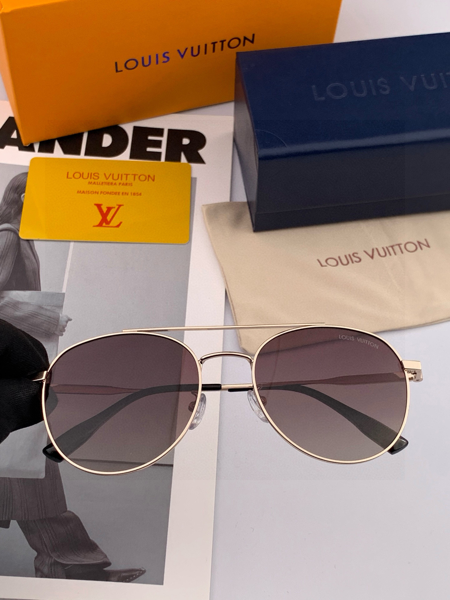  Lv 。  高品质男女款墨镜   👍 进口宝丽来偏光镜片  。蛤蟆镜 开车钓鱼都可 。百搭显瘦墨镜韩版