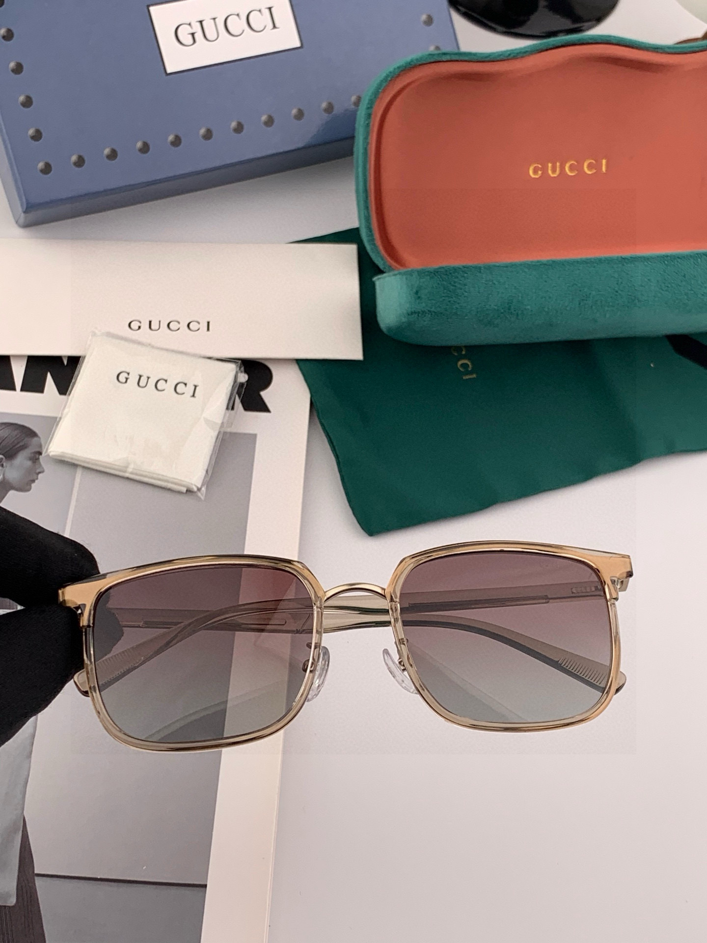   Gucci 。  高品质男女款墨镜   👍 进口宝丽来偏光镜片  。蛤蟆镜 开车钓鱼都可 。百搭显瘦