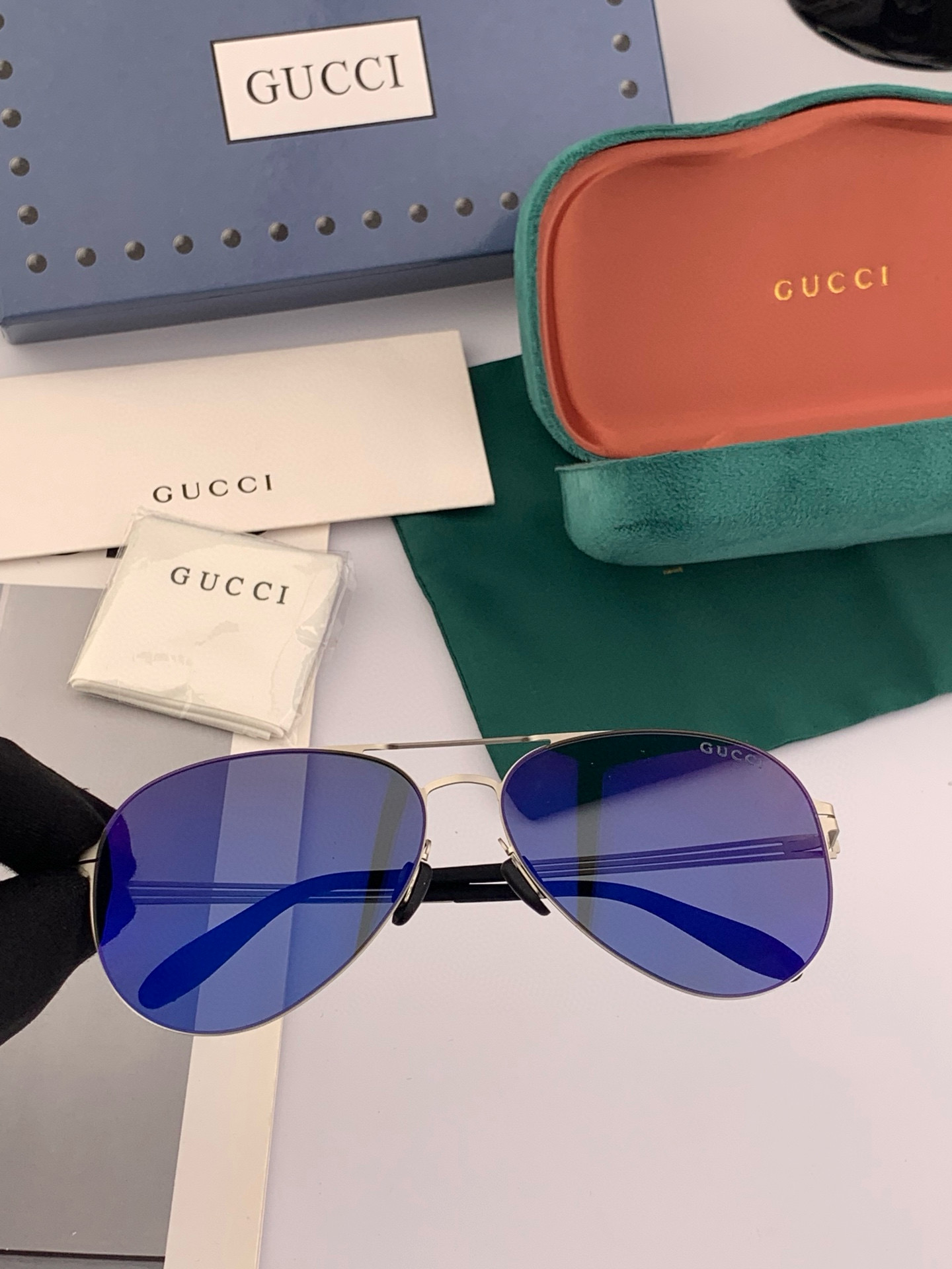 ♦️ GUCCI 2025新款男女情侣款太阳镜iP电镀永不褪色 超轻超有弹性整幅眼镜无螺丝重要的是压不坏