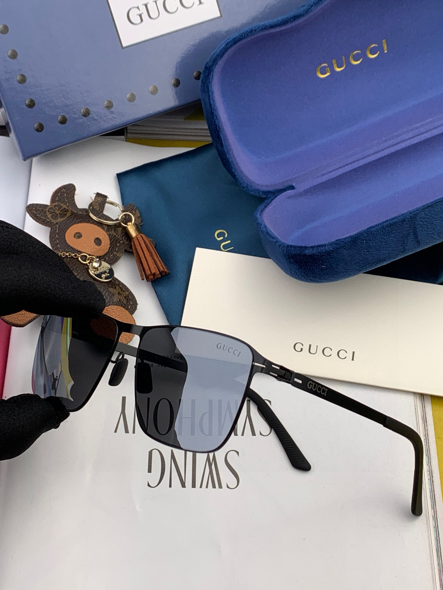        GUCCI 男款炫彩飞行员偏光太阳镜 ❤️材质：高清尼龙加厚卡槽高清偏光镜片 🌹无边框镜架