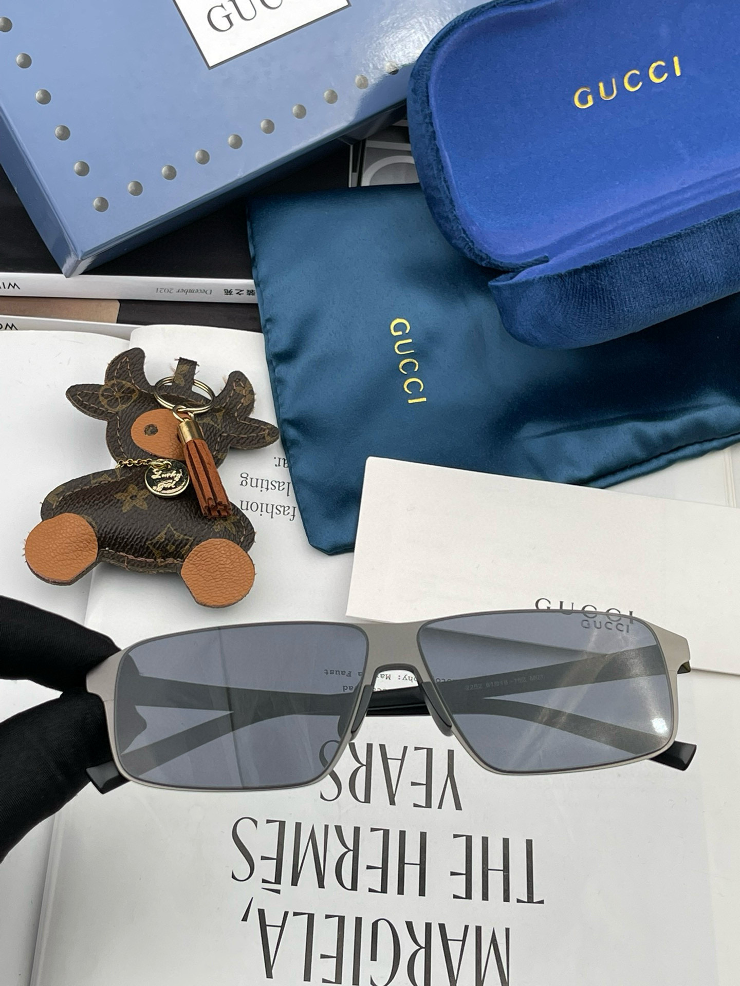         GUCCI 男款炫彩飞行员偏光太阳镜 ❤️材质：高清尼龙加厚卡槽高清偏光镜片 🌹无边框镜