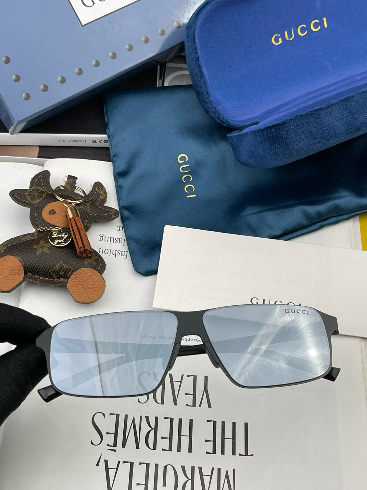         GUCCI 男款炫彩飞行员偏光太阳镜 ❤️材质：高清尼龙加厚卡槽高清偏光镜片 🌹无边框镜