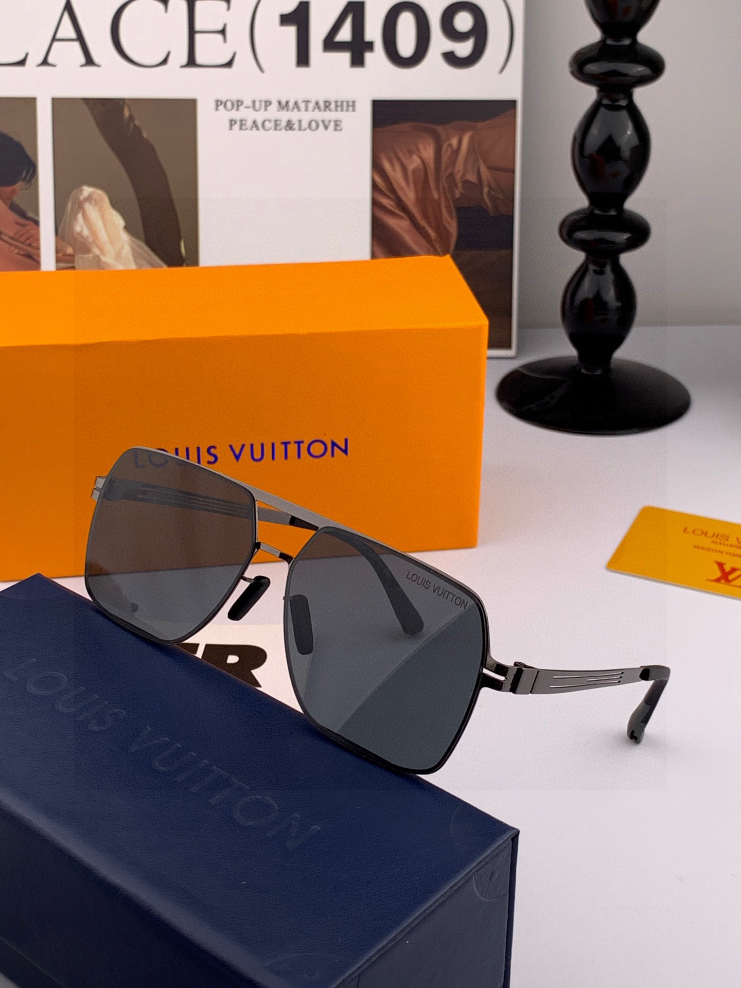 ♦️LV 2025新款男女情侣款太阳镜多边形墨镜iP电镀永不褪色 超轻超有弹性整幅眼镜无螺丝重要的是压不