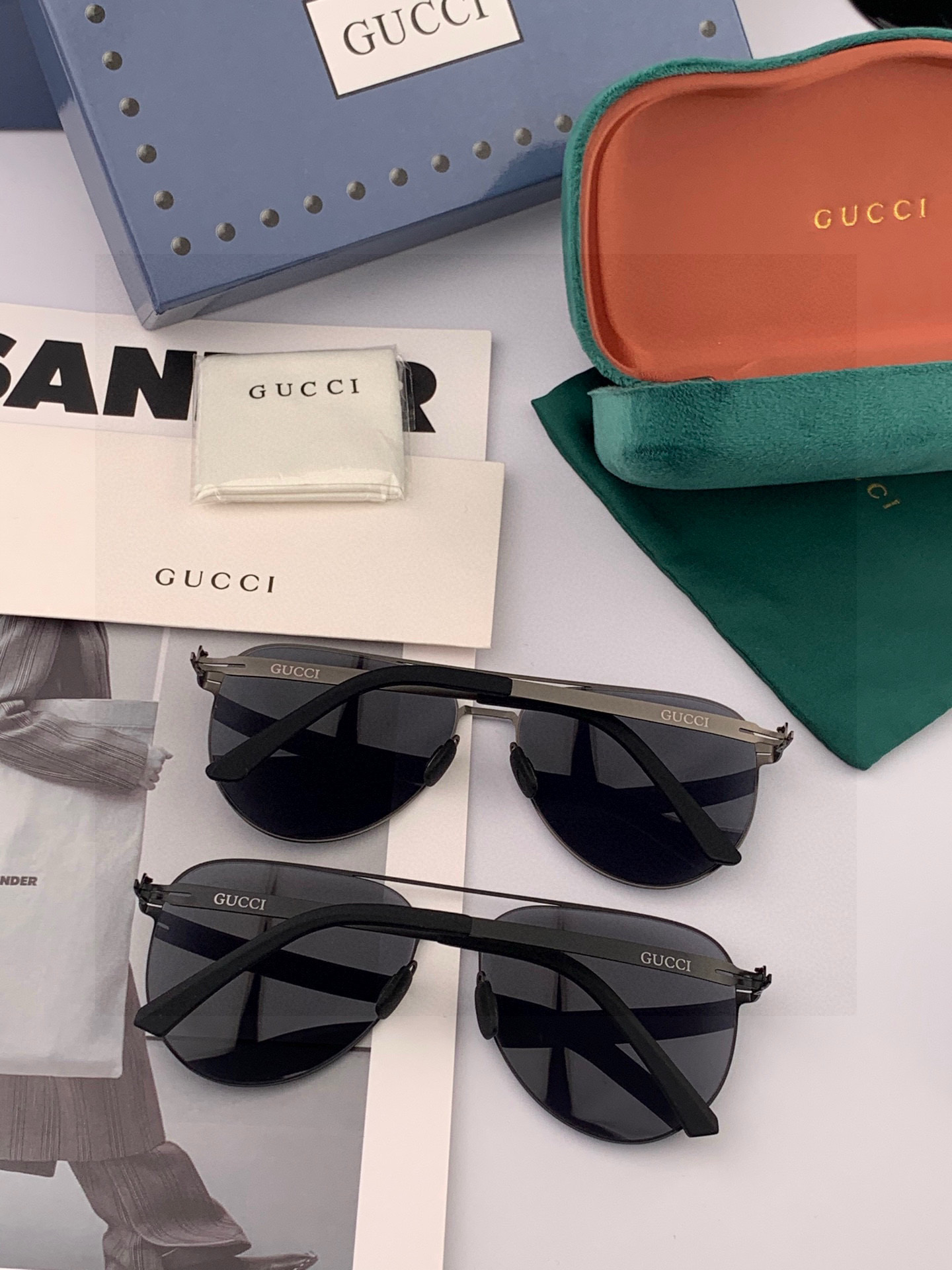       GUCC* 2025 新款男女情侣款太阳iP电镀永不褪色 卖点：超轻超有弹性整幅眼镜无螺丝重