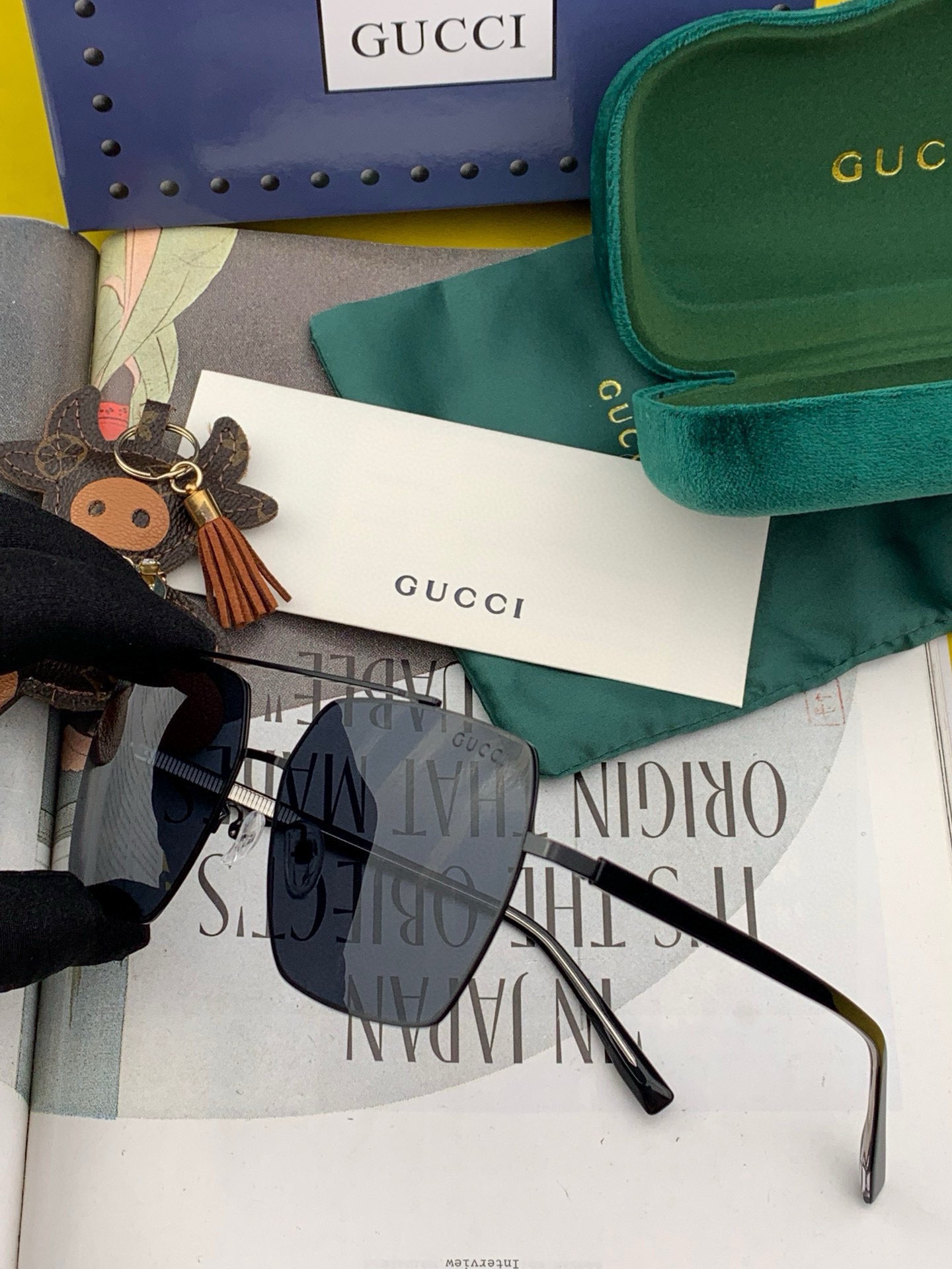         GUCCI 男款炫彩飞行员偏光太阳镜 ❤️材质：高清尼龙加厚卡槽高清偏光镜片 🌹无边框镜