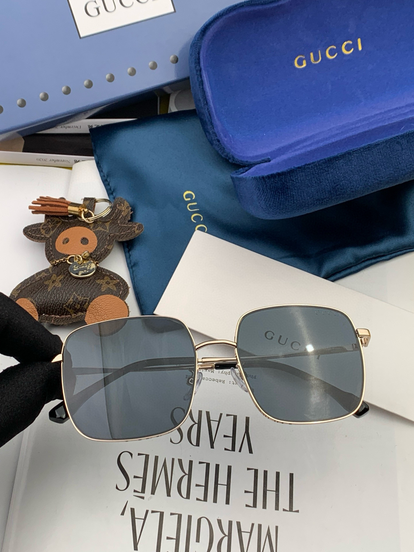        GUCCI 男款炫彩飞行员偏光太阳镜 ❤️材质：高清尼龙加厚卡槽高清偏光镜片 🌹无边框镜架