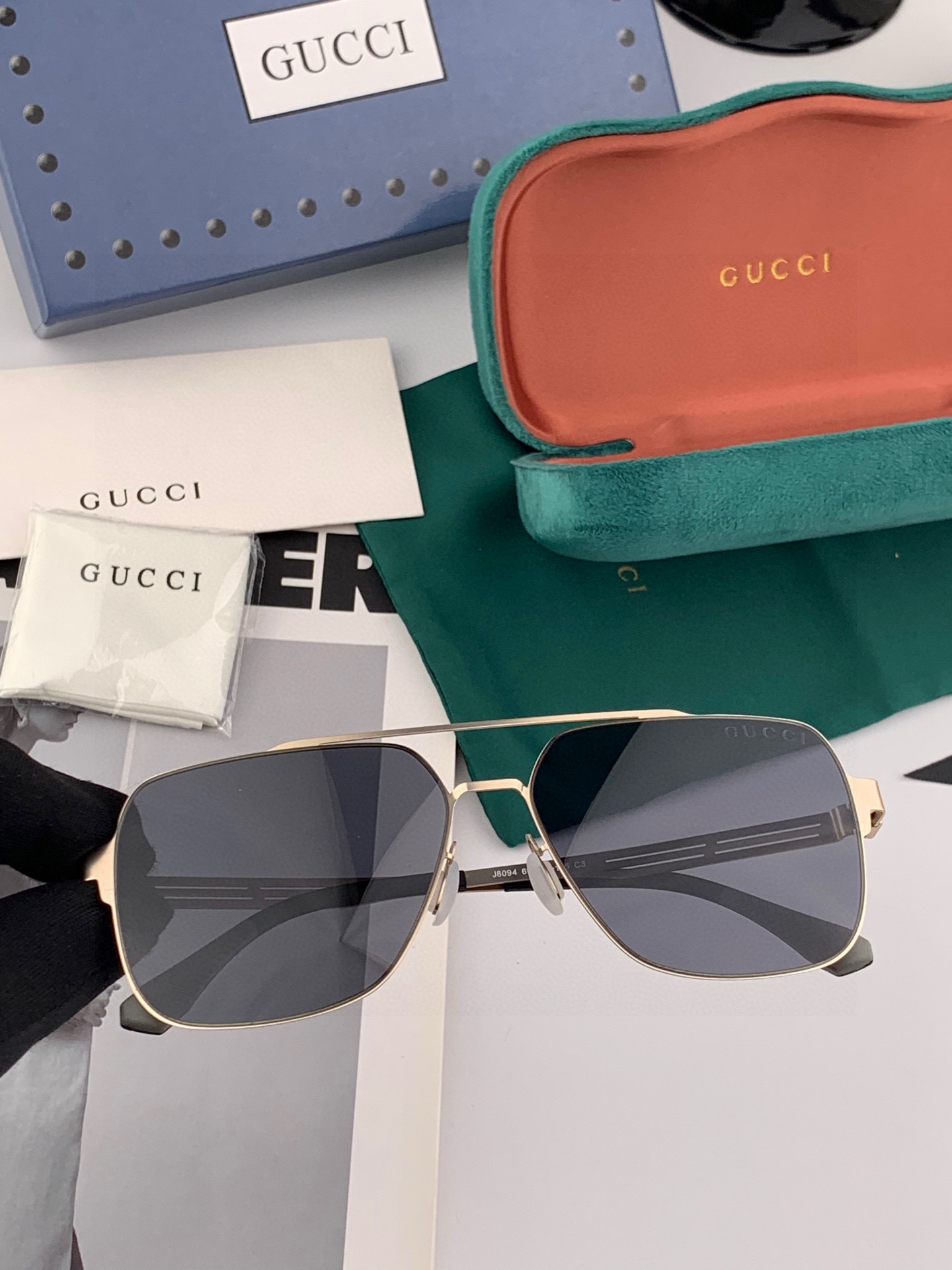 ♦️ GUCCI 2025新款男女情侣款太阳镜多边形墨镜iP电镀永不褪色 超轻超有弹性整幅眼镜无螺丝重要