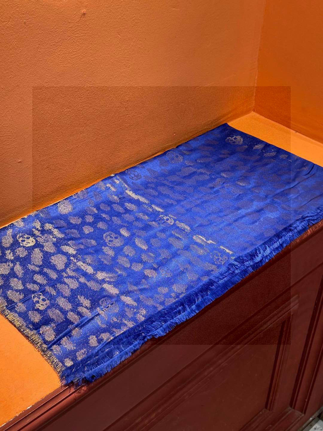   超美的鬼头Logo~防冷气又时髦的单品💋麦昆 新品.永远都不会嫌多的款~❣️MCQ麦昆永恒经典的骷髅