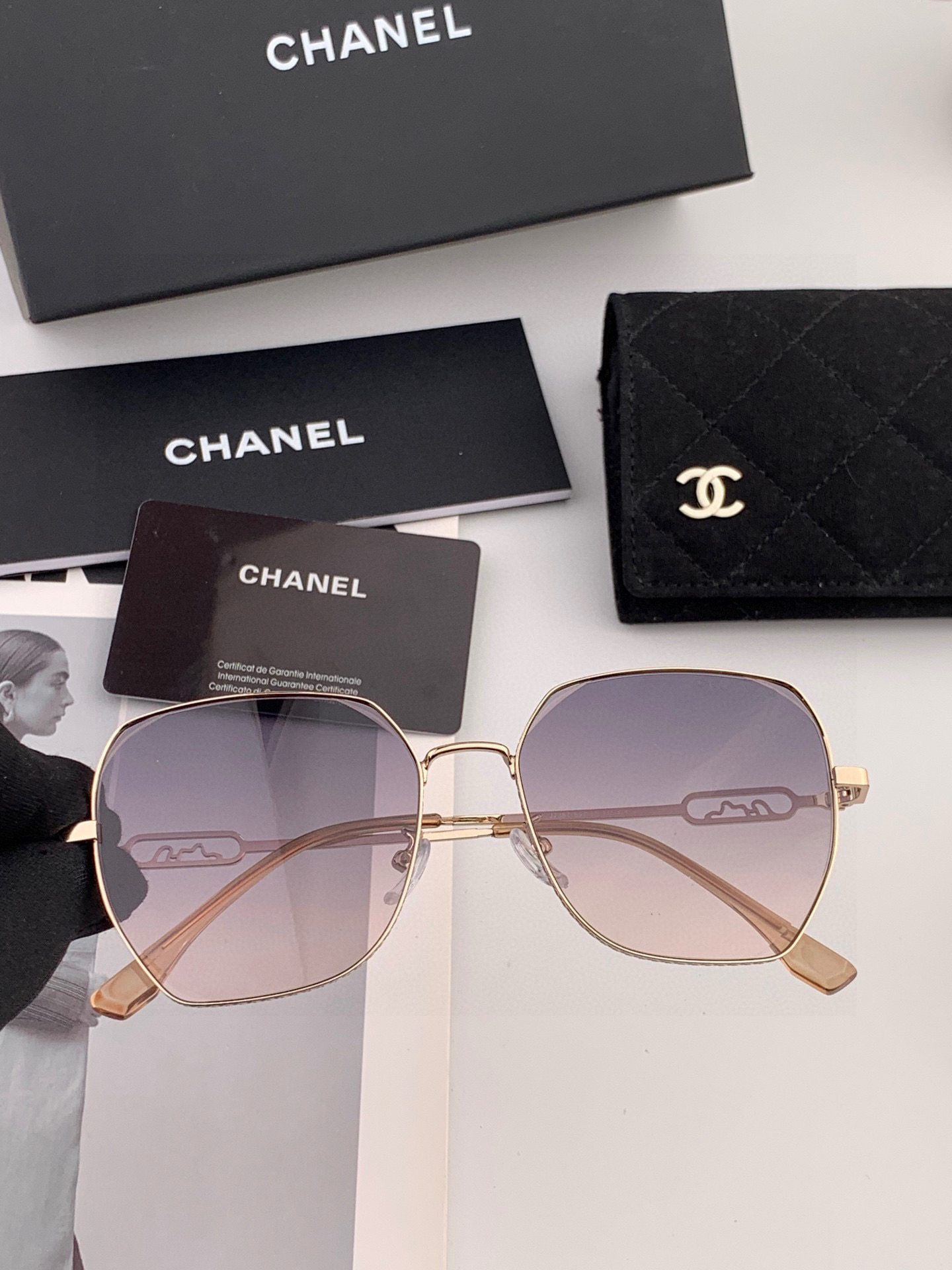 【CHANEL】香奈儿 新款尼龙偏光太眼镜，无框钻石 切边更有质感，大气女人范儿，大脸小脸都好看 ！型号