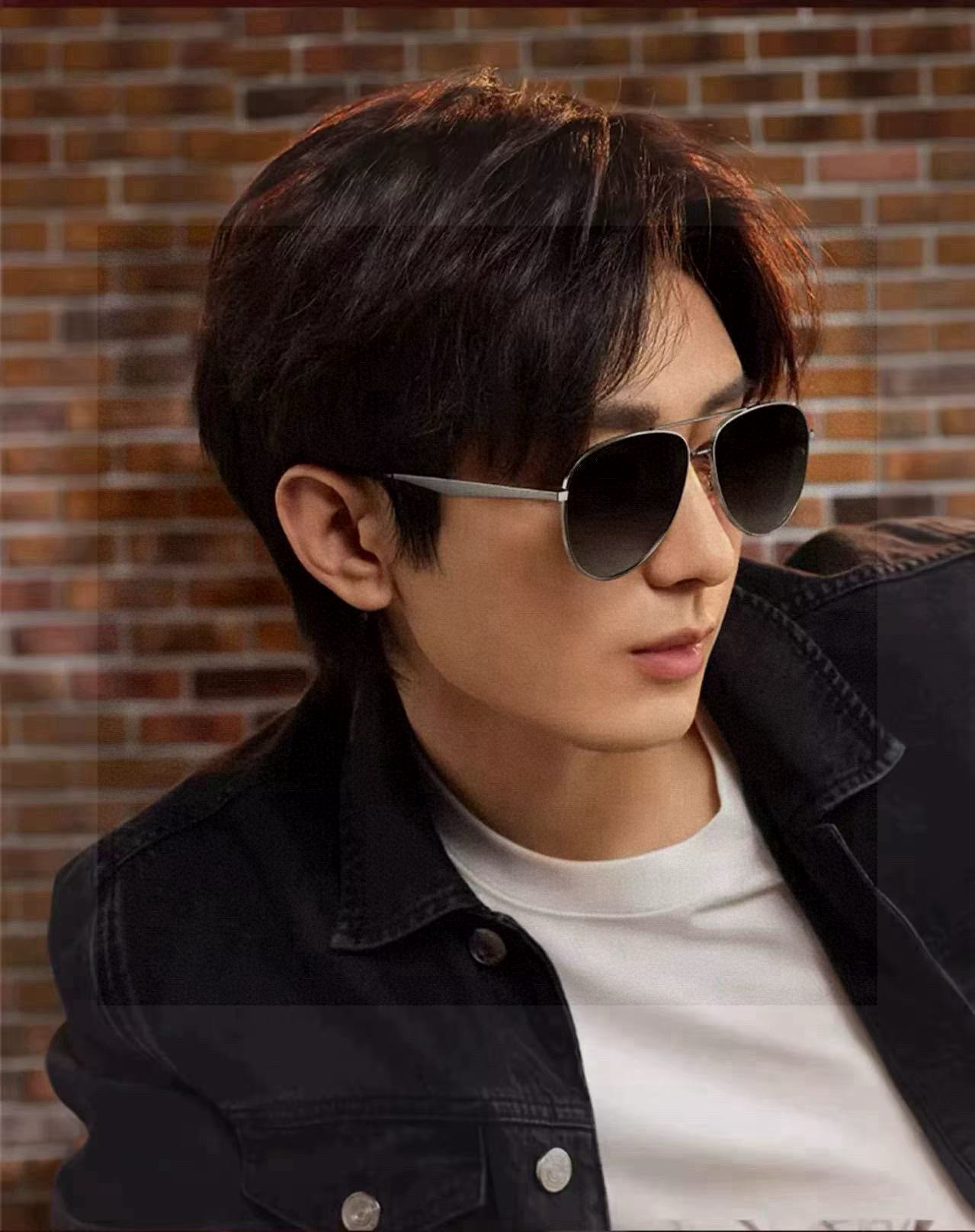 Gucci 。 高品质男女款墨镜 👍 进口宝丽来偏光镜片 。蛤蟆镜 开车钓鱼都可 。百搭显瘦墨镜韩版男士